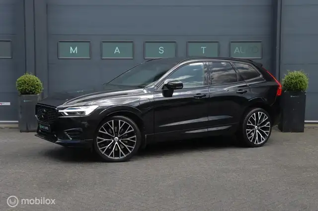2017 Volvo XC60 in Black for sale