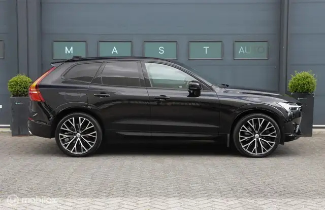Volvo XC60 view 5