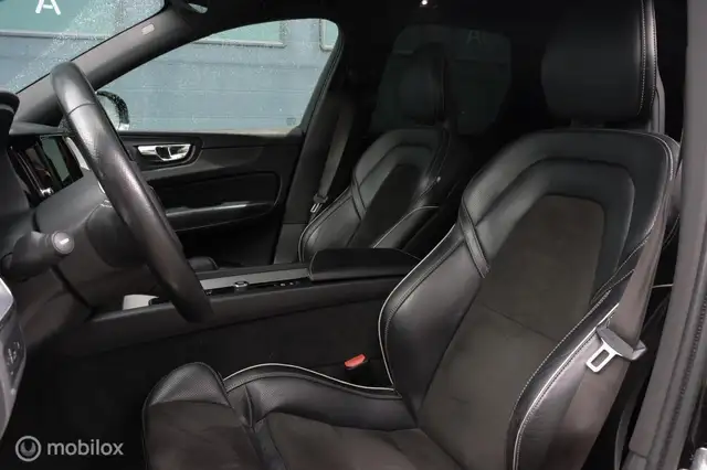 Volvo XC60 view 6