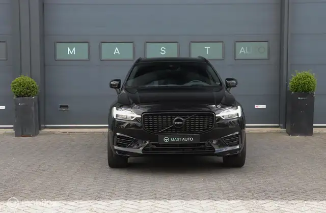 Volvo XC60 view 2