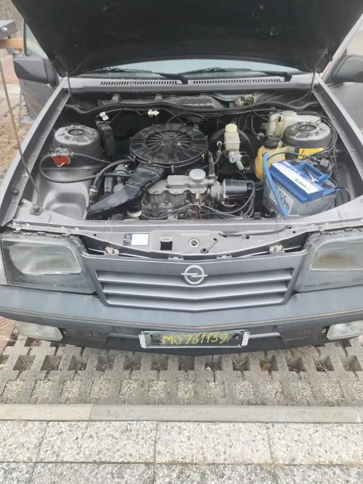 Opel Ascona 4p 1.6 CD, foto 7