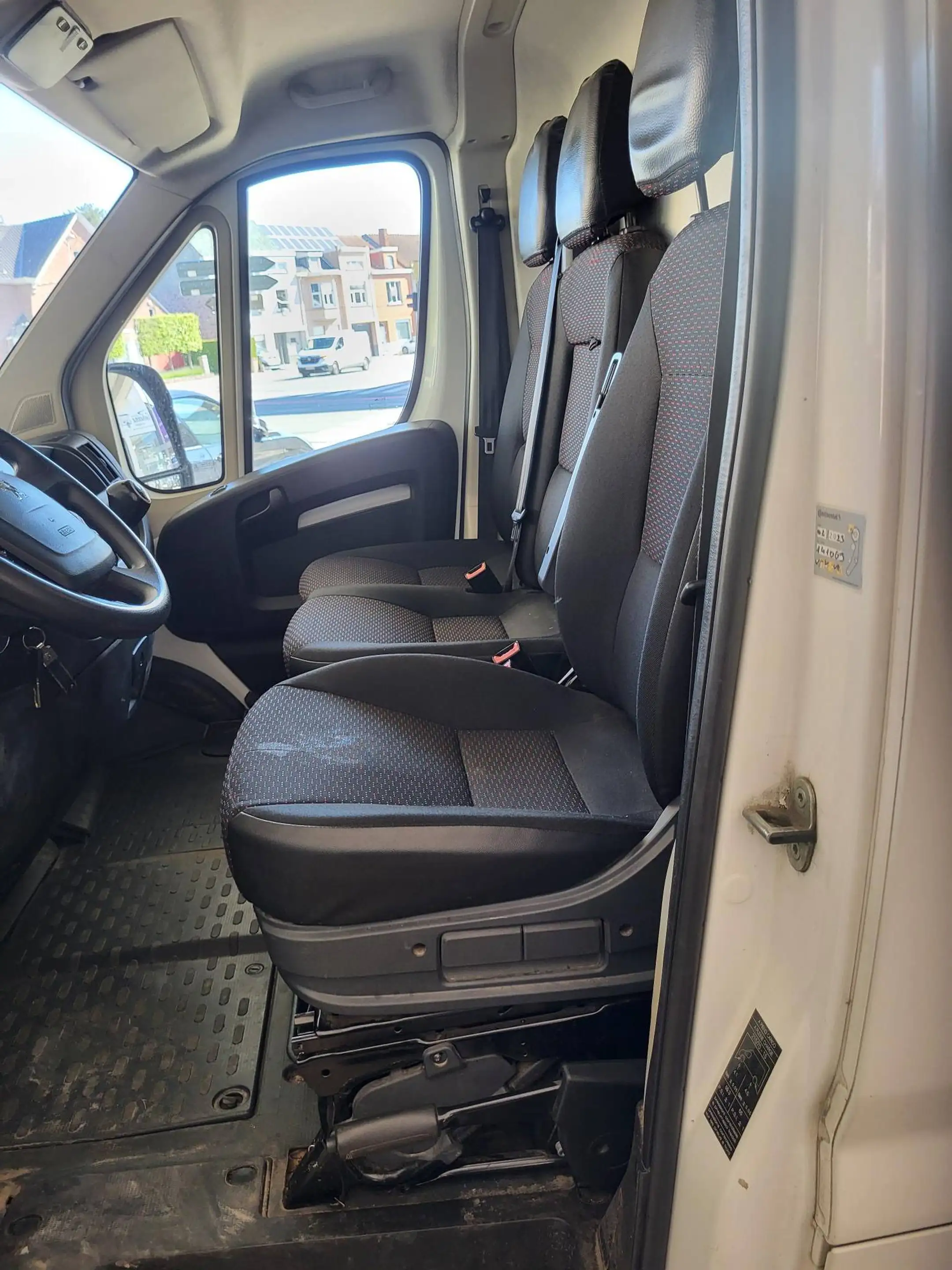 Peugeot Boxer 2.0 BlueHDi L3H2 Pro S/S — photo 4