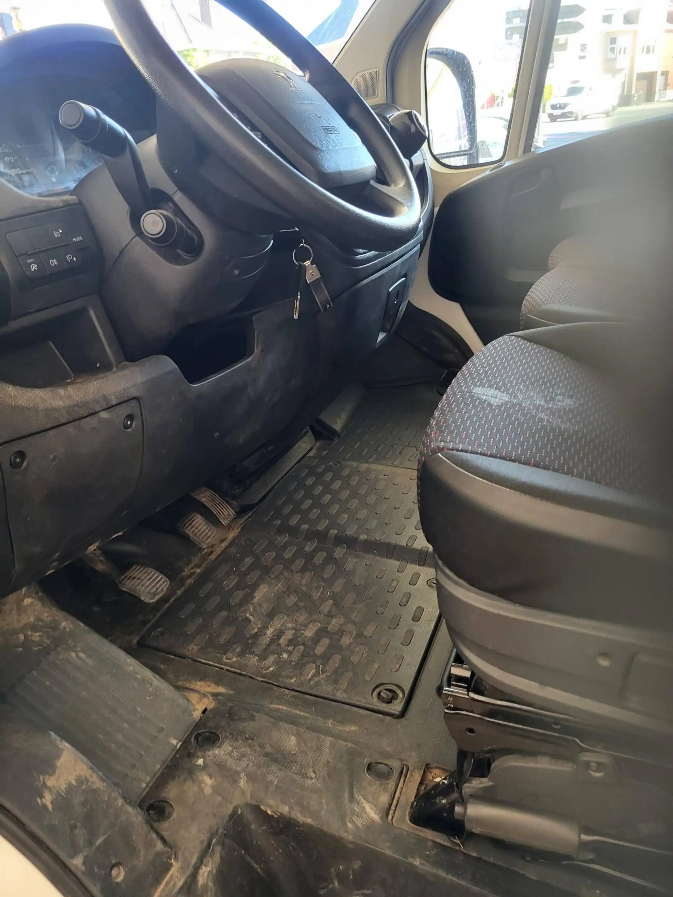 Peugeot Boxer 2.0 BlueHDi L3H2 Pro S/S — photo 6