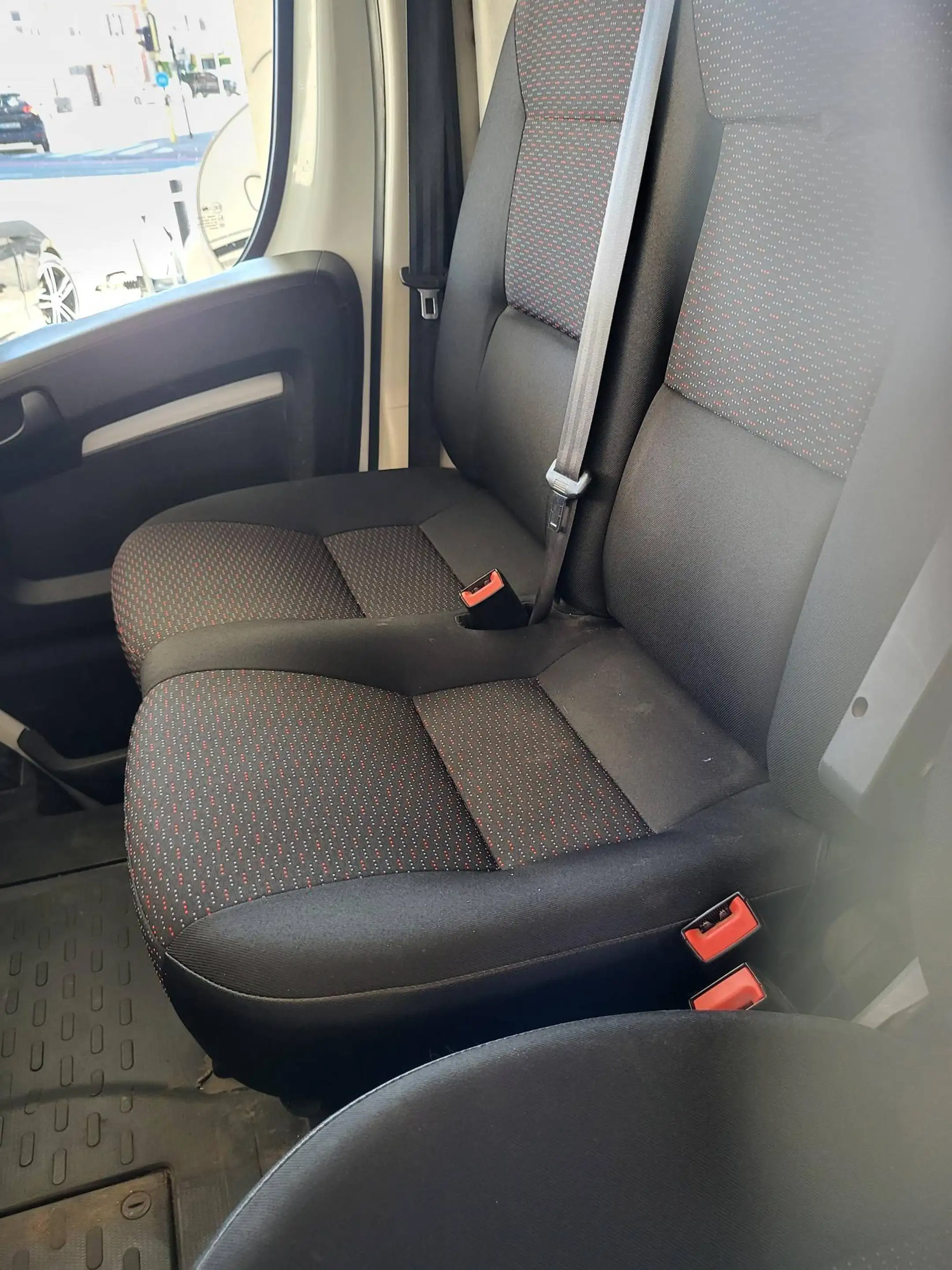 Peugeot Boxer 2.0 BlueHDi L3H2 Pro S/S — photo 5