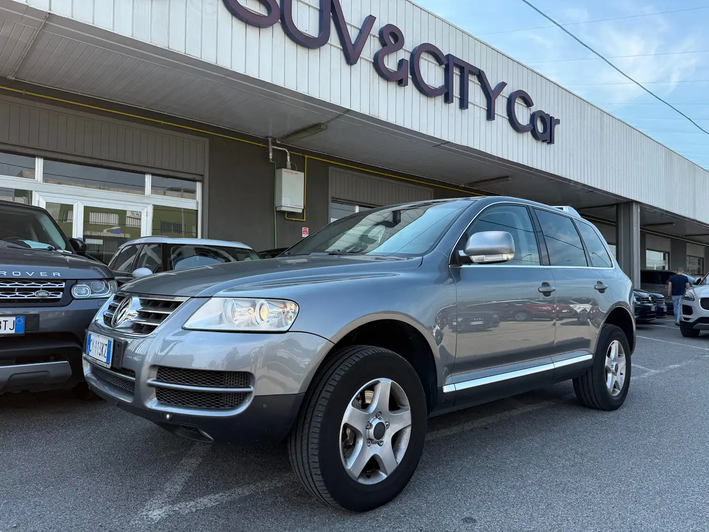 Volkswagen Touareg 3.0 V6 tdi tiptronic dpf Grigio - 1
