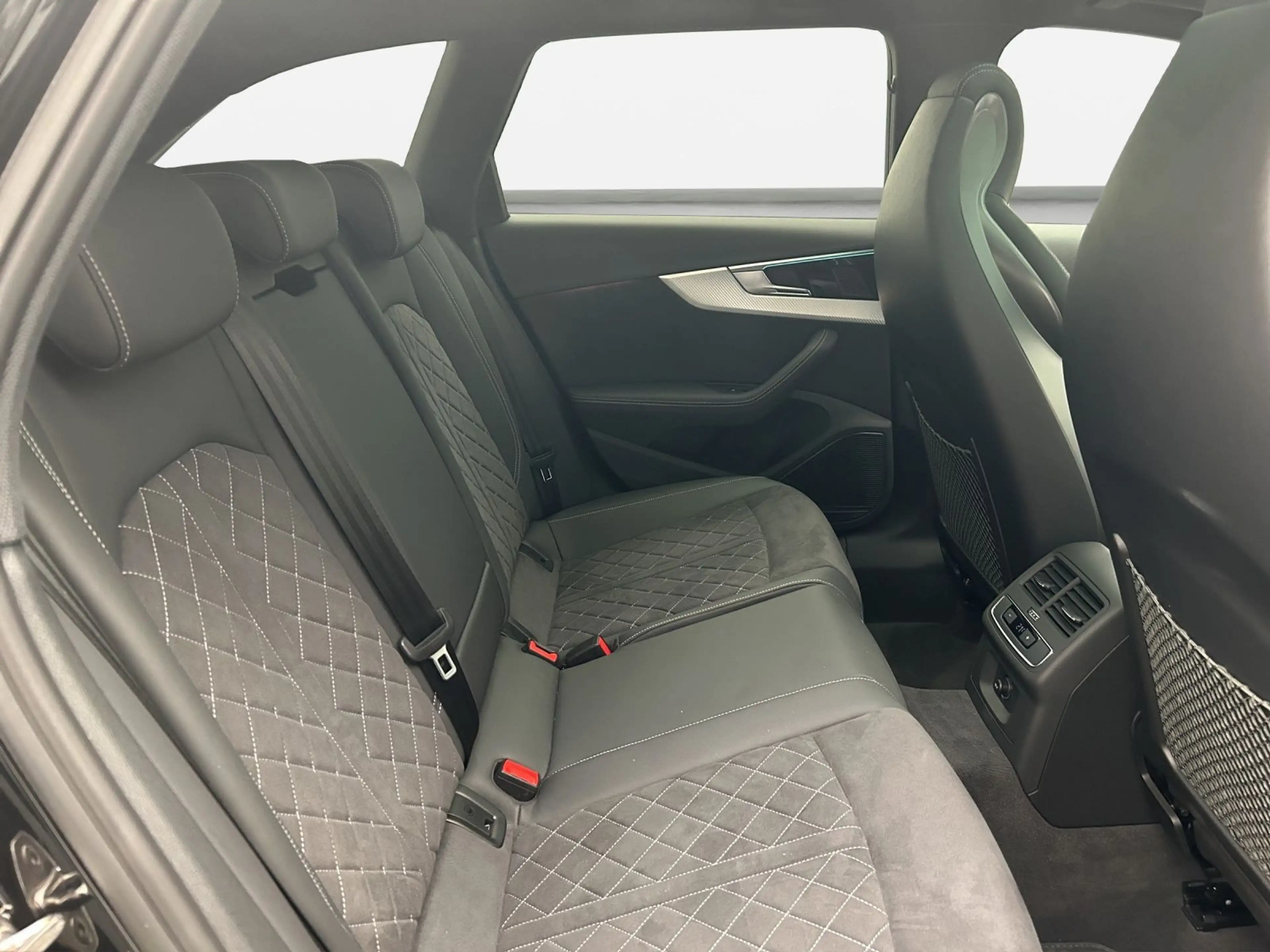 Audi RS4 4 *Pano*Matrix*HUD*B&O*360°*Navi*MAss — photo 15