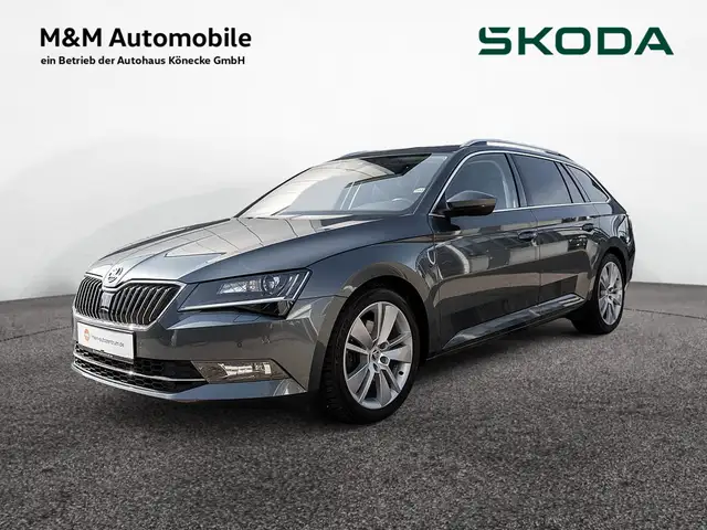 Skoda Superb Combi 1.8 TSI Style AHK PANO KAM XENON