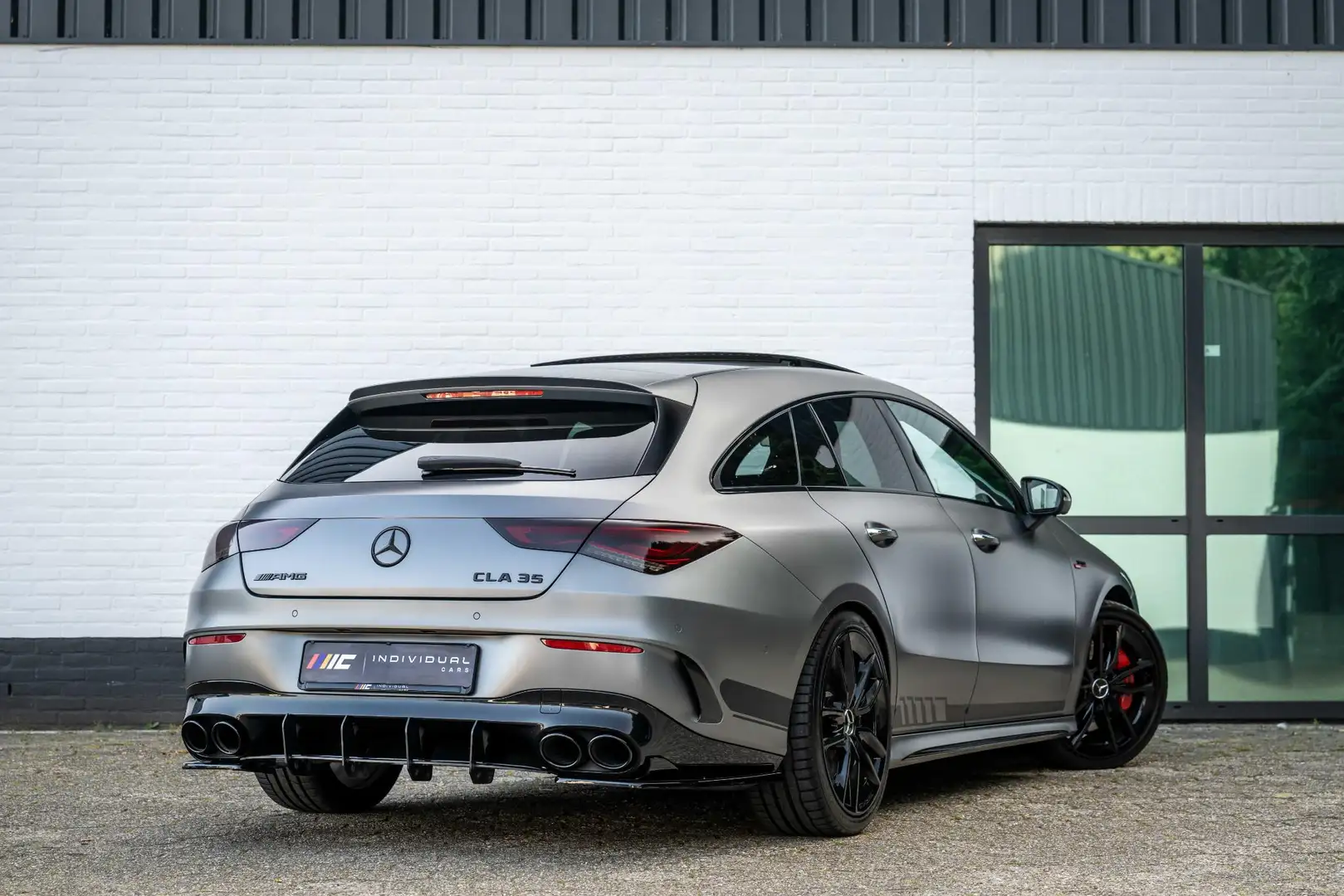 Mercedes-Benz CLA 35 AMG Shooting Brake 4MATIC Panorama Carbon AERO pack VO Gris - 2