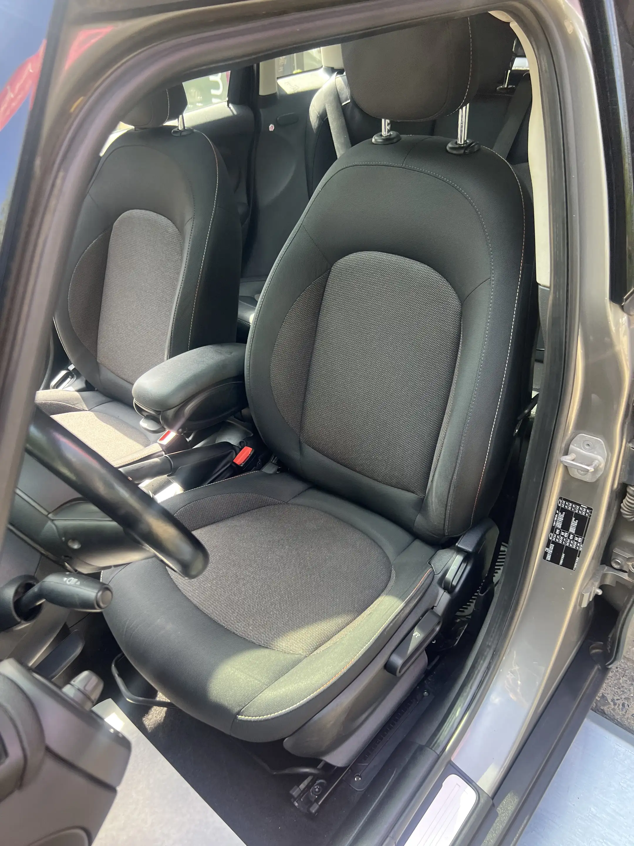 MINI Cooper D Mini 1.5 D Cooper — photo 13