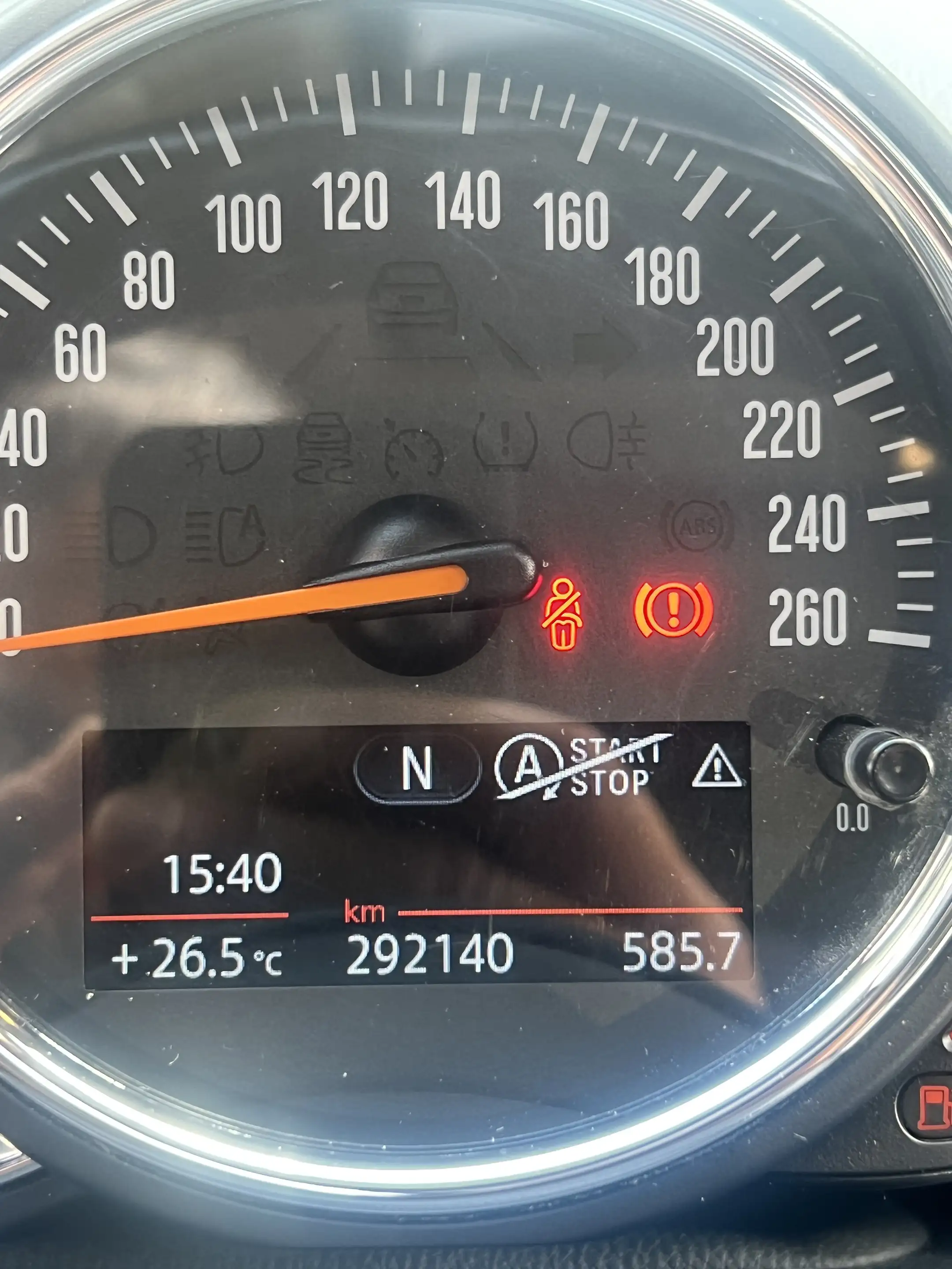 MINI Cooper D Mini 1.5 D Cooper — photo 11