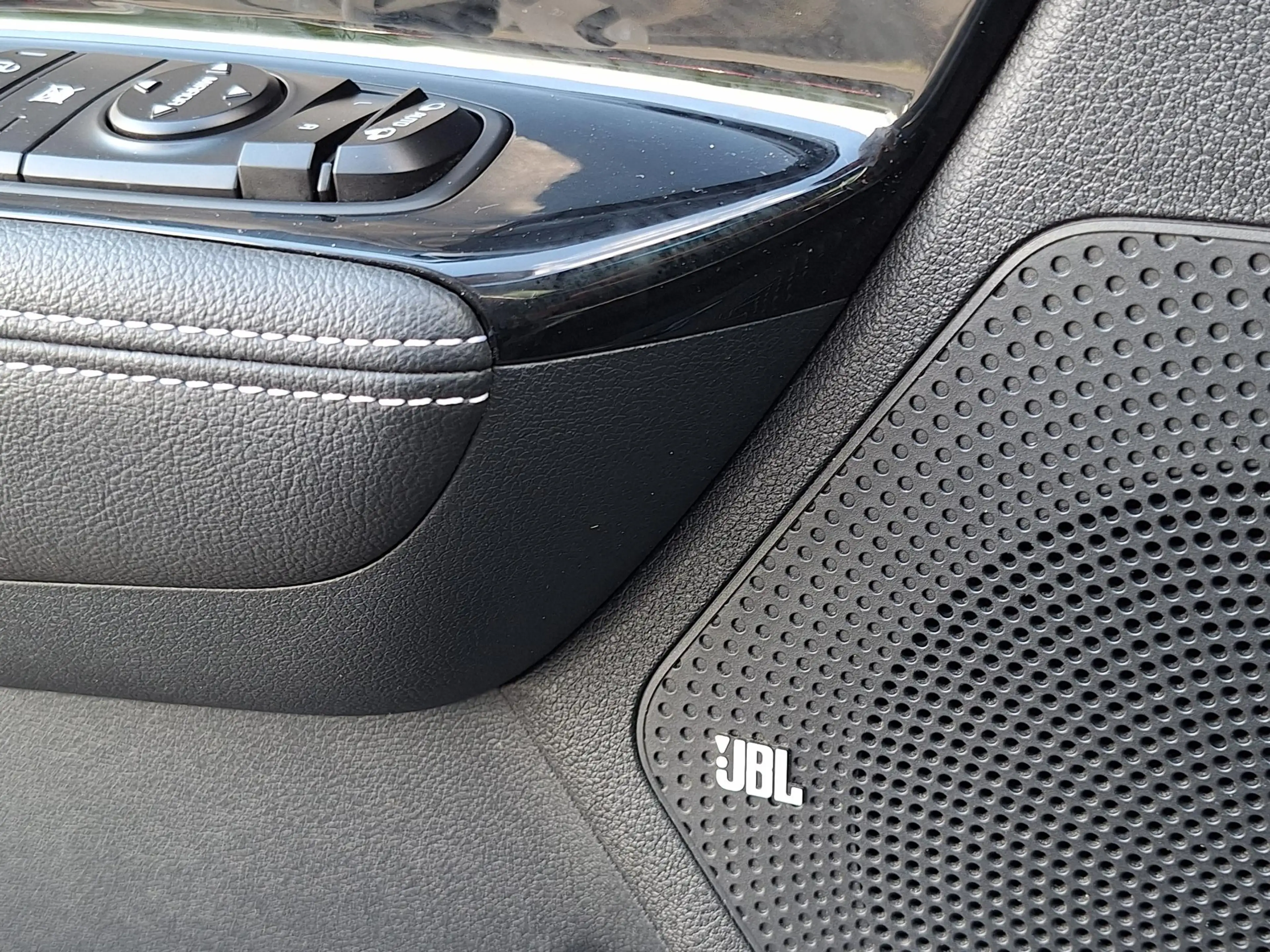 Kia e-Niro ExecutiveLine Sky 64 kWh | SOH: 95.8% | 3 Fase | W — photo 38
