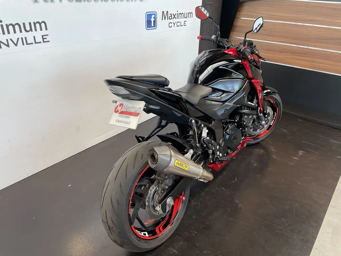 Suzuki GSX-S 750 Rot - 2