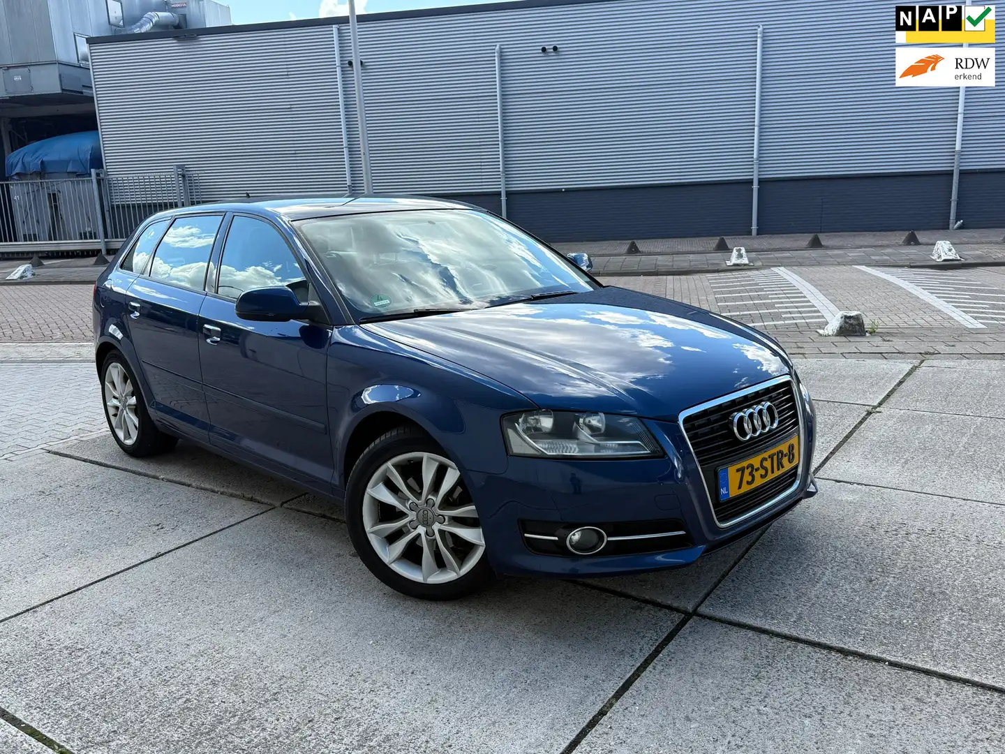 Audi A3 Sportback 1.4 TFSI Ambition Pro Line Business AUTO Blauw - 1