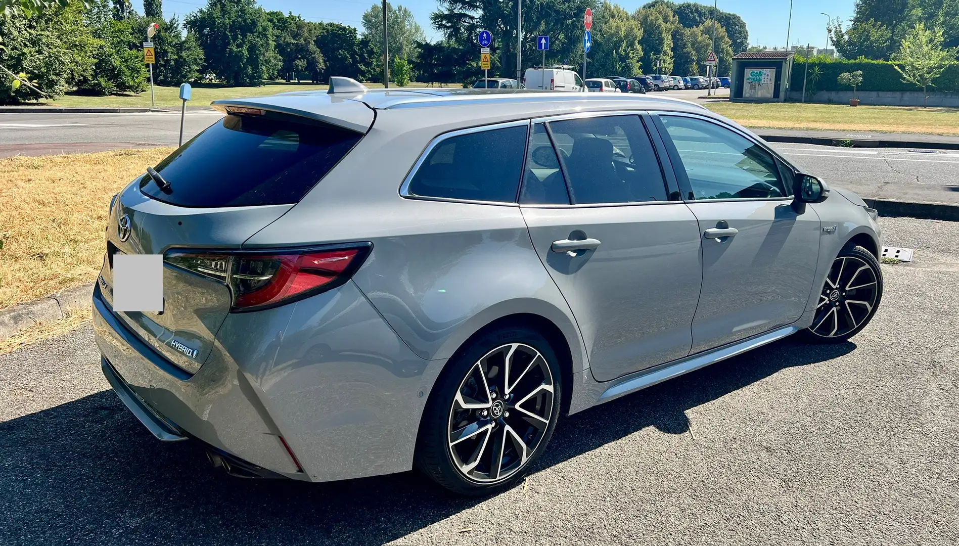 Toyota Corolla Touring Sports 2.0h Lounge cvt Gris - 2