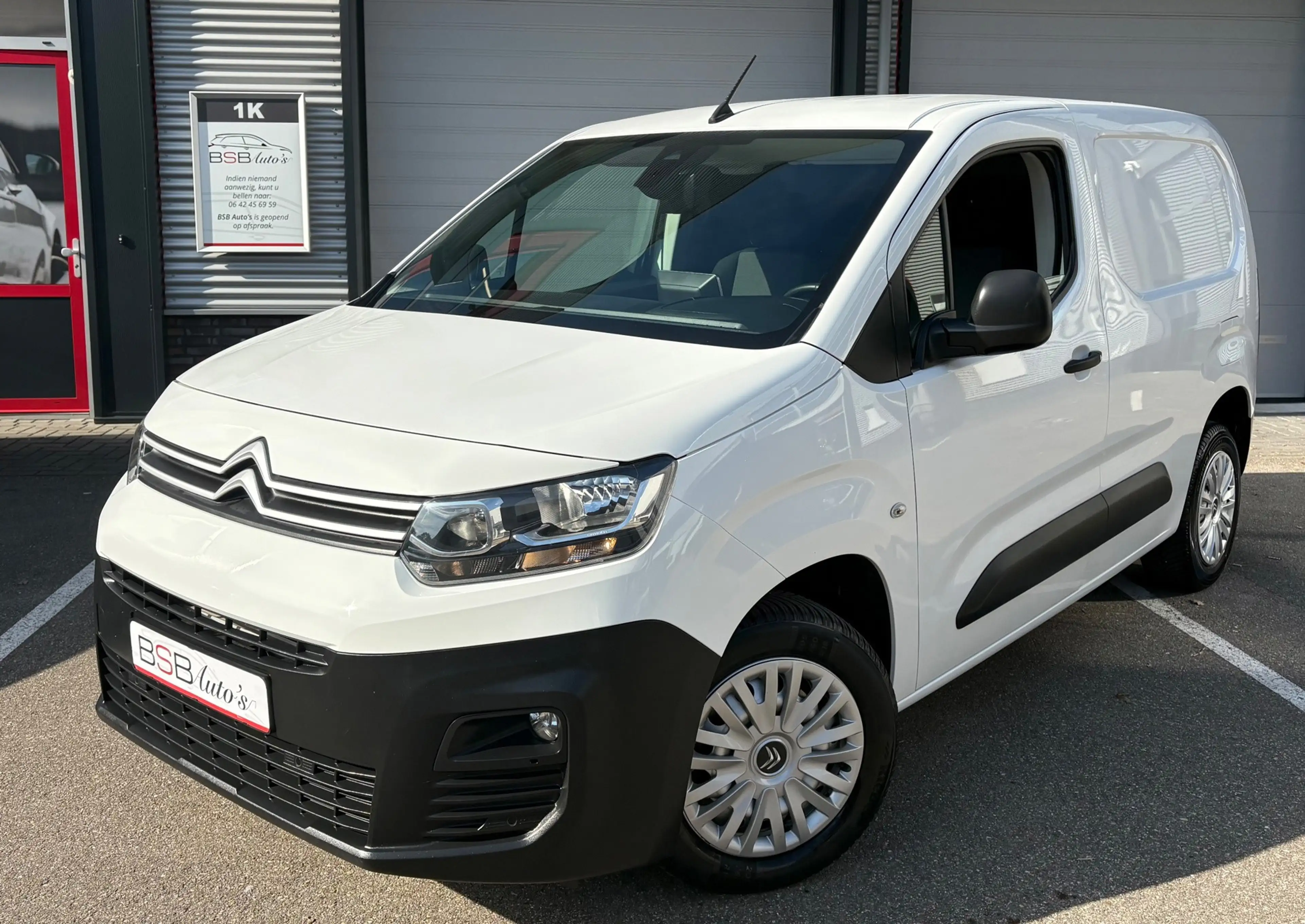 Citroen Berlingo 1.2 PureTech Club 110 pk (bpm vrij) Airco Navigati