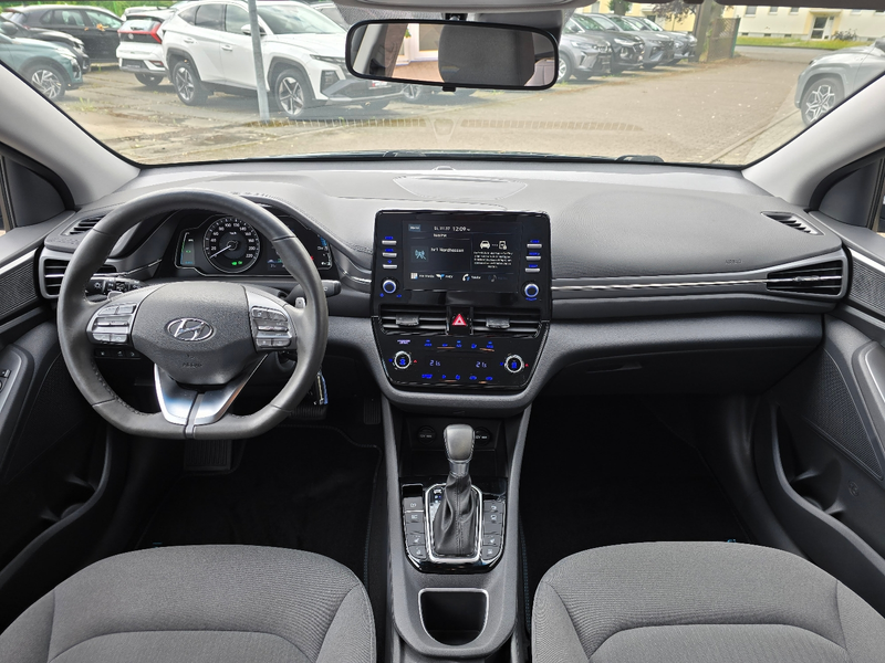 Hyundai IONIQ PLUGIN HYBR 1.6 — photo 12