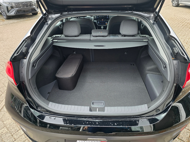 Hyundai IONIQ PLUGIN HYBR 1.6 — photo 9