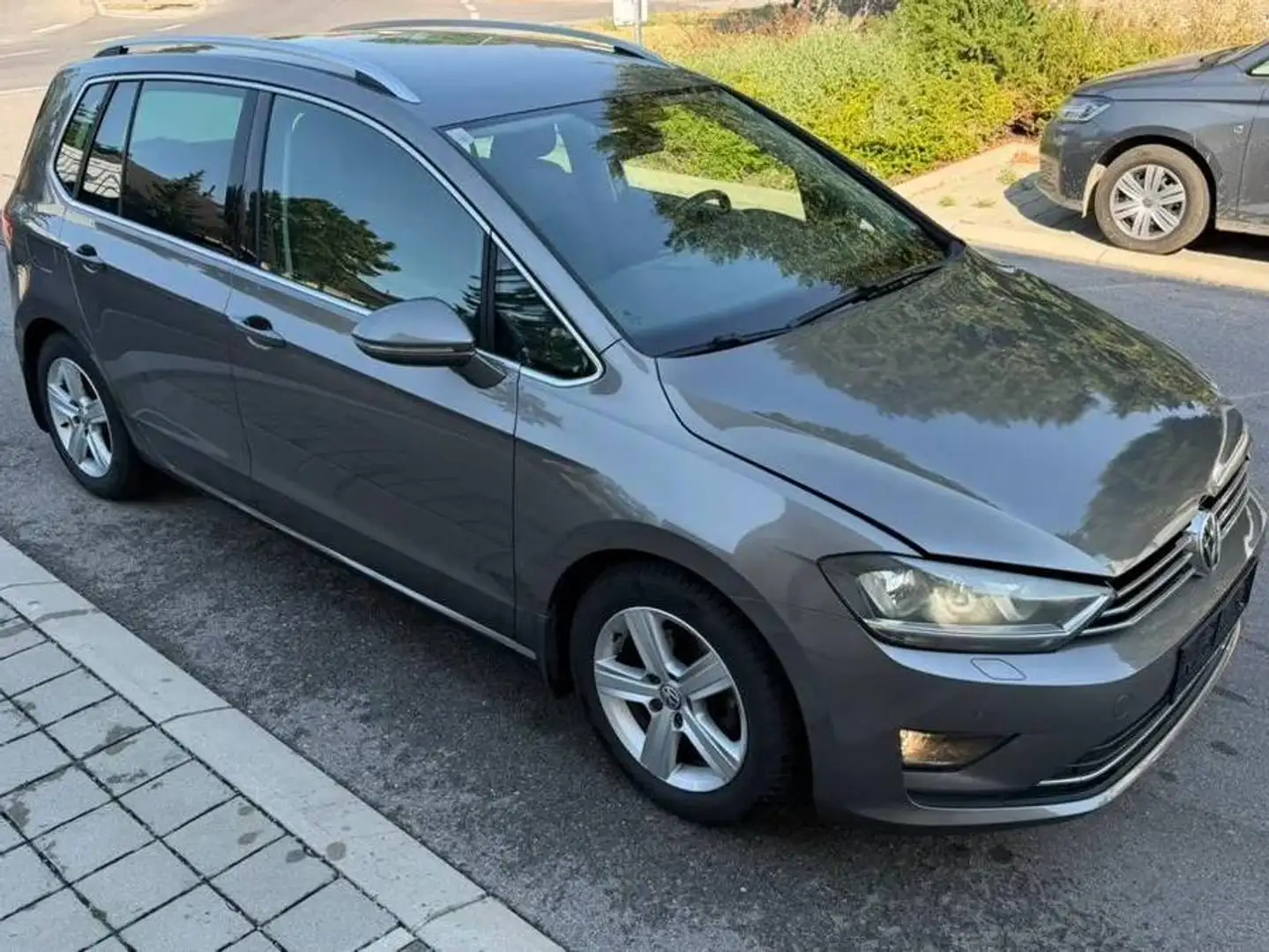 Volkswagen Golf Sportsvan Golf Sportsvan Highline 1,6 BMT TDI Highline Grau - 2