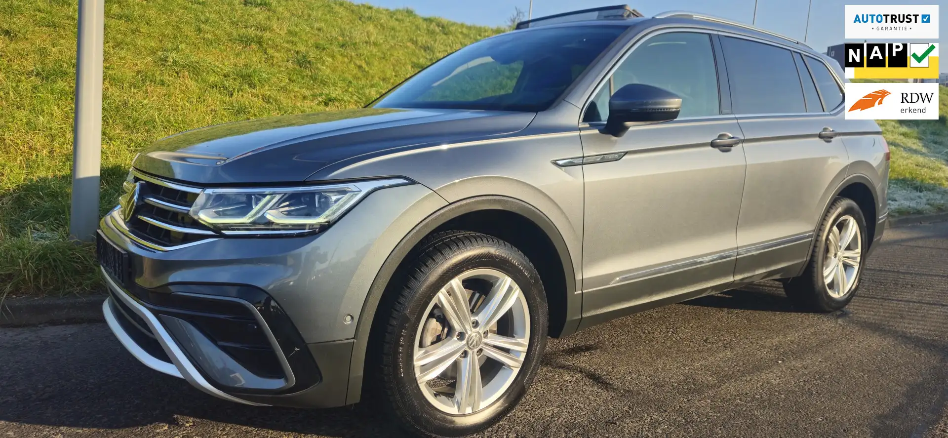 Volkswagen Tiguan Allspace 1.5 TSI panoramadak 7P Automaat Grijs - 1