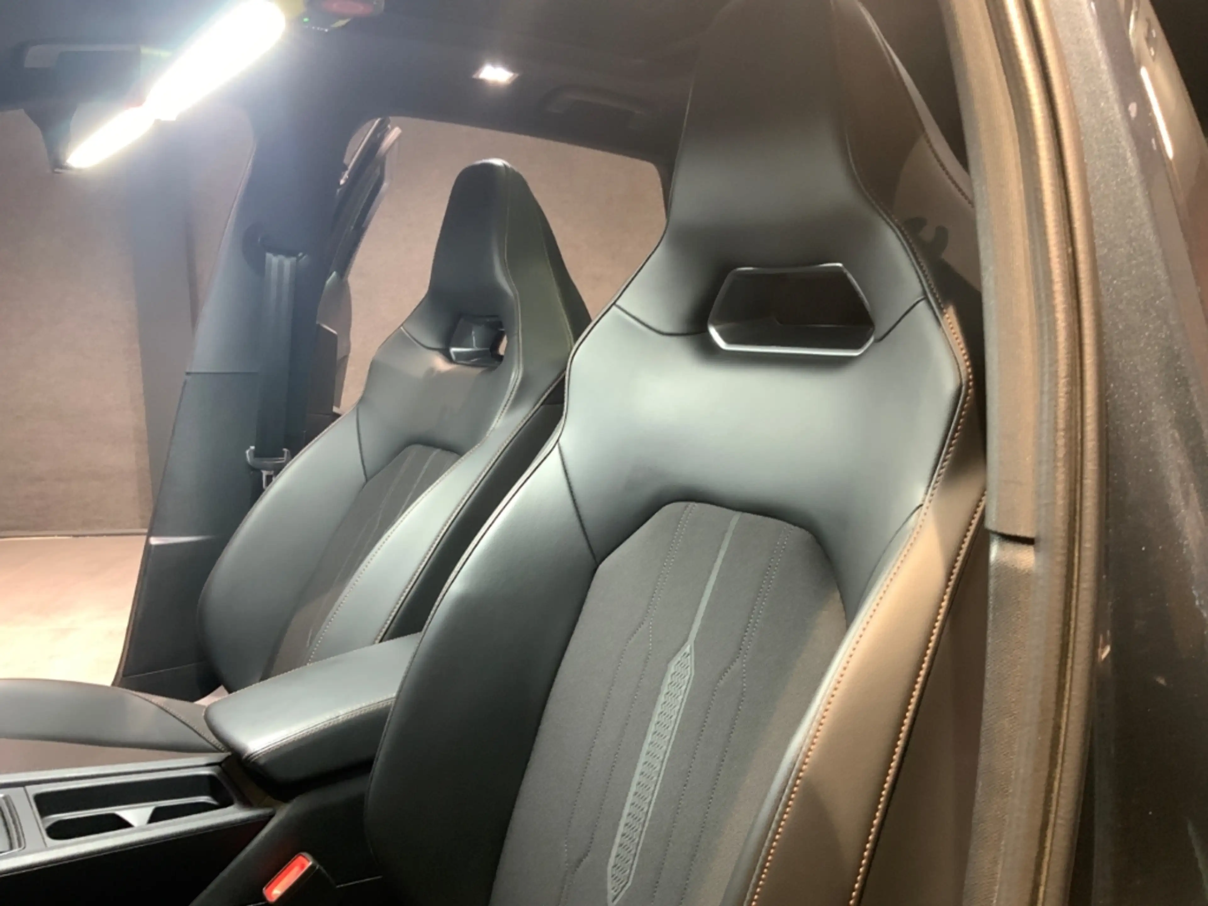 CUPRA Formentor VZ 2.0TSI DSG 4Drive+DCC+ACC+LED+Pano — photo 13