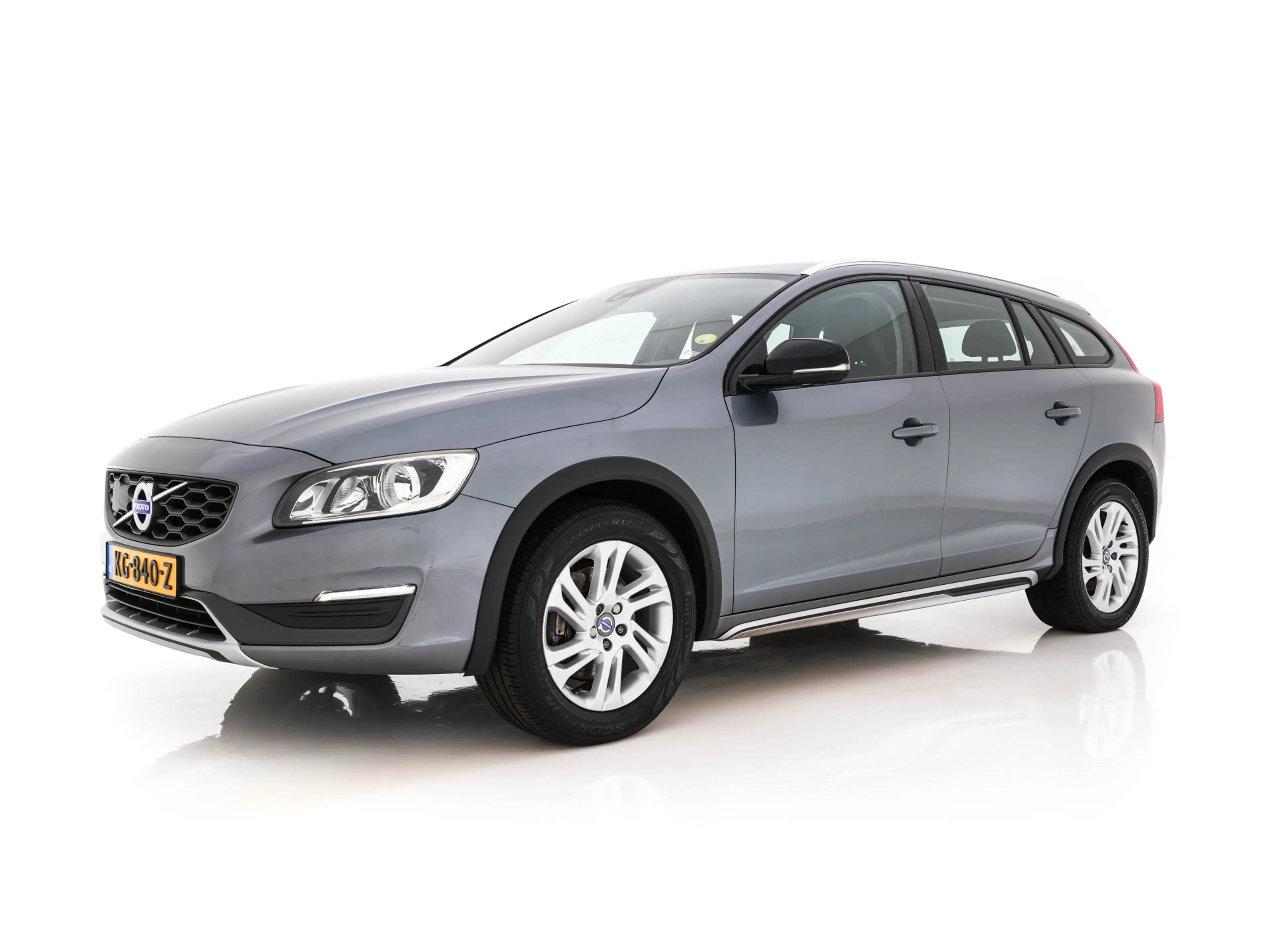 Volvo V60 Cross Country 2.0 D3 Momentum Business *LEATHER | NAVI-FULLMAP | — photo 3