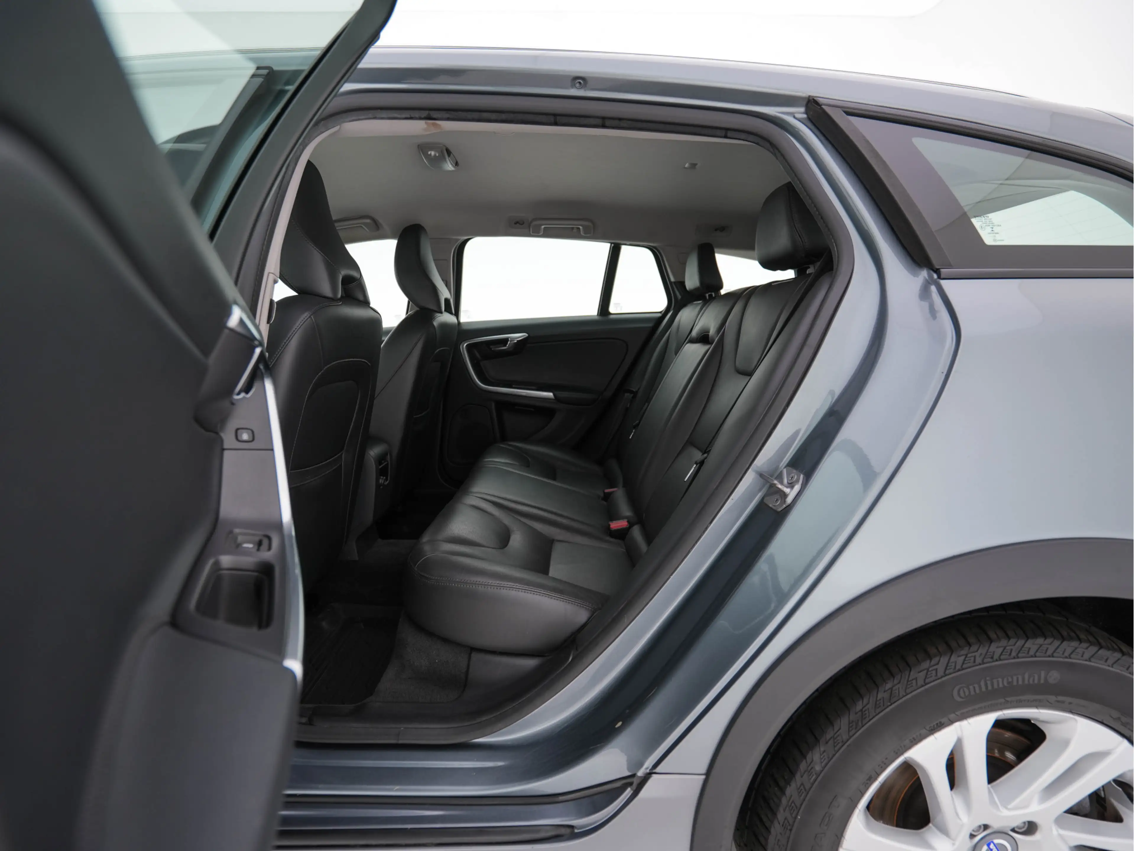 Volvo V60 Cross Country 2.0 D3 Momentum Business *LEATHER | NAVI-FULLMAP | — photo 10