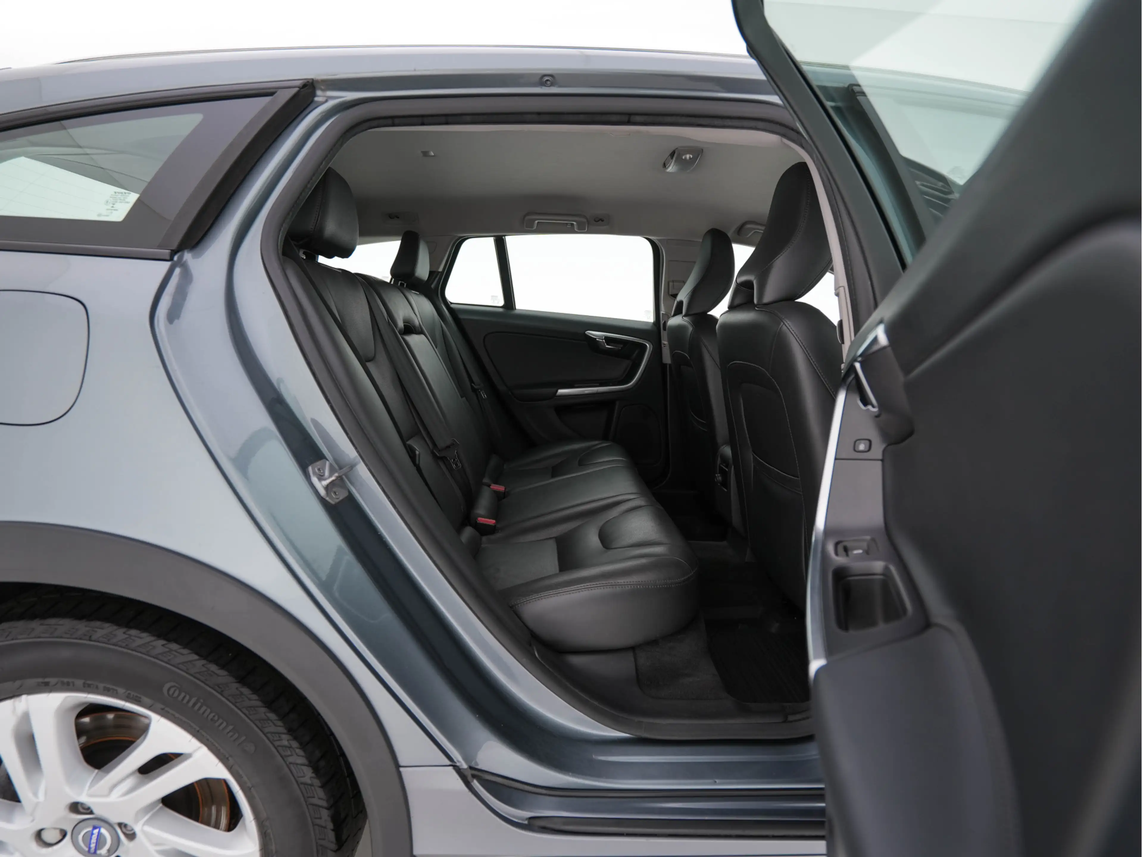 Volvo V60 Cross Country 2.0 D3 Momentum Business *LEATHER | NAVI-FULLMAP | — photo 12