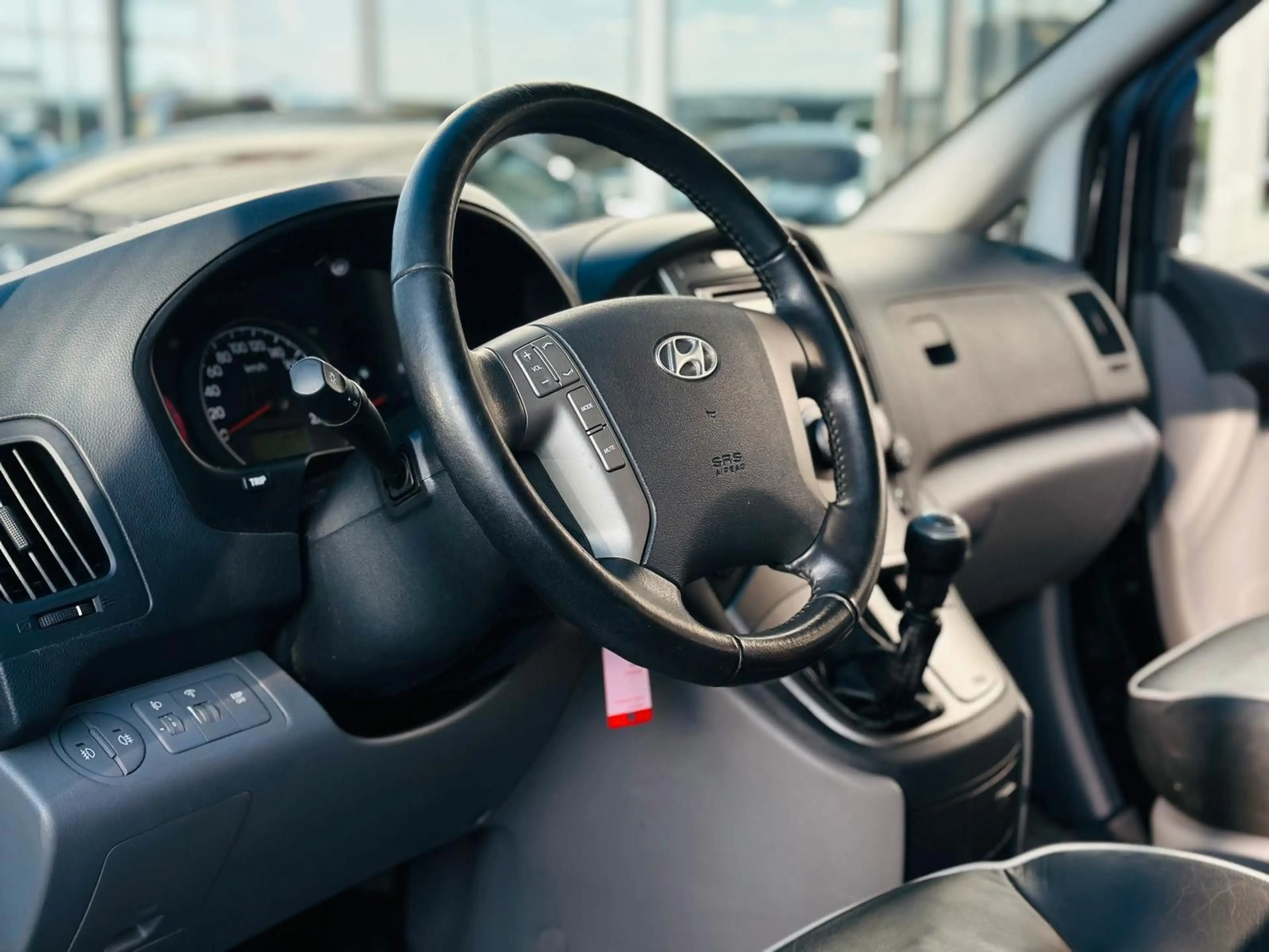 Hyundai H-1 -Behindertengerecht-Rampe-Rollstuhl — photo 15