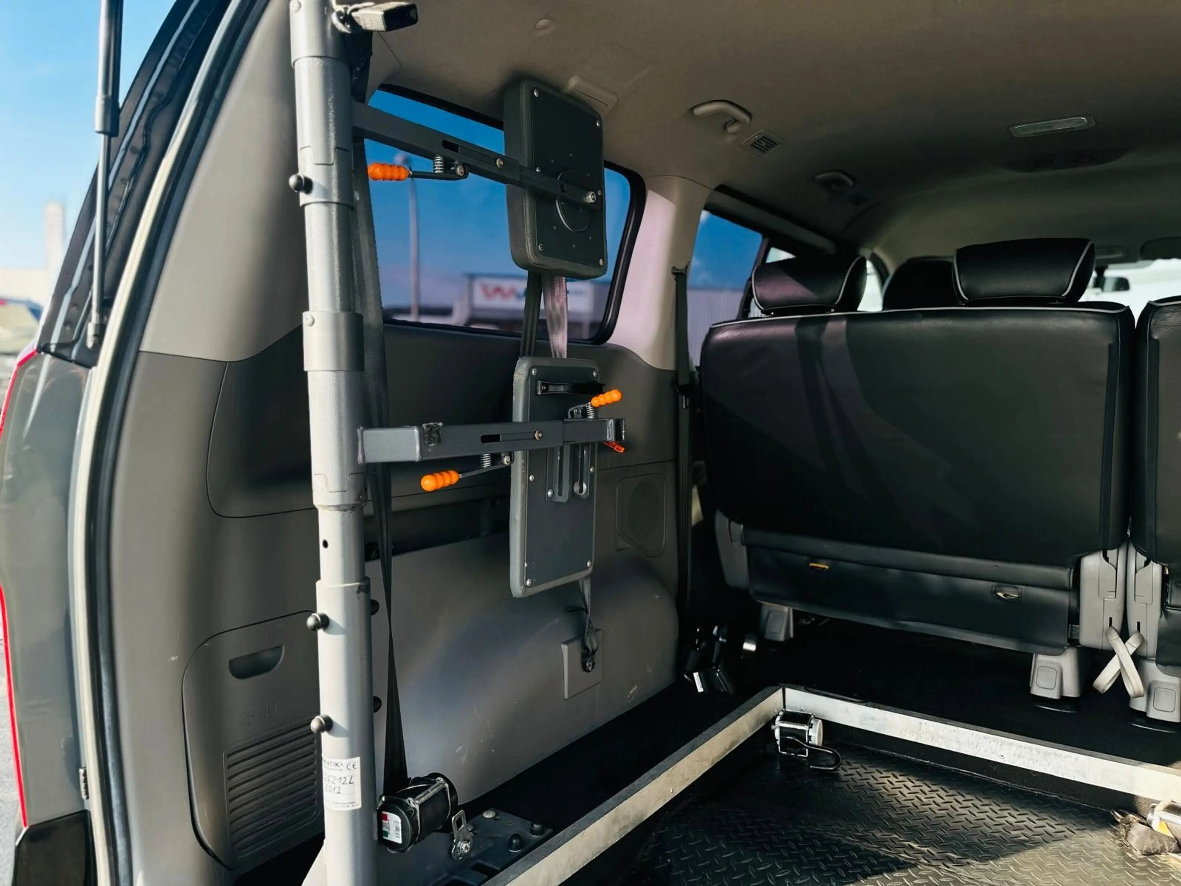 Hyundai H-1 -Behindertengerecht-Rampe-Rollstuhl — photo 8
