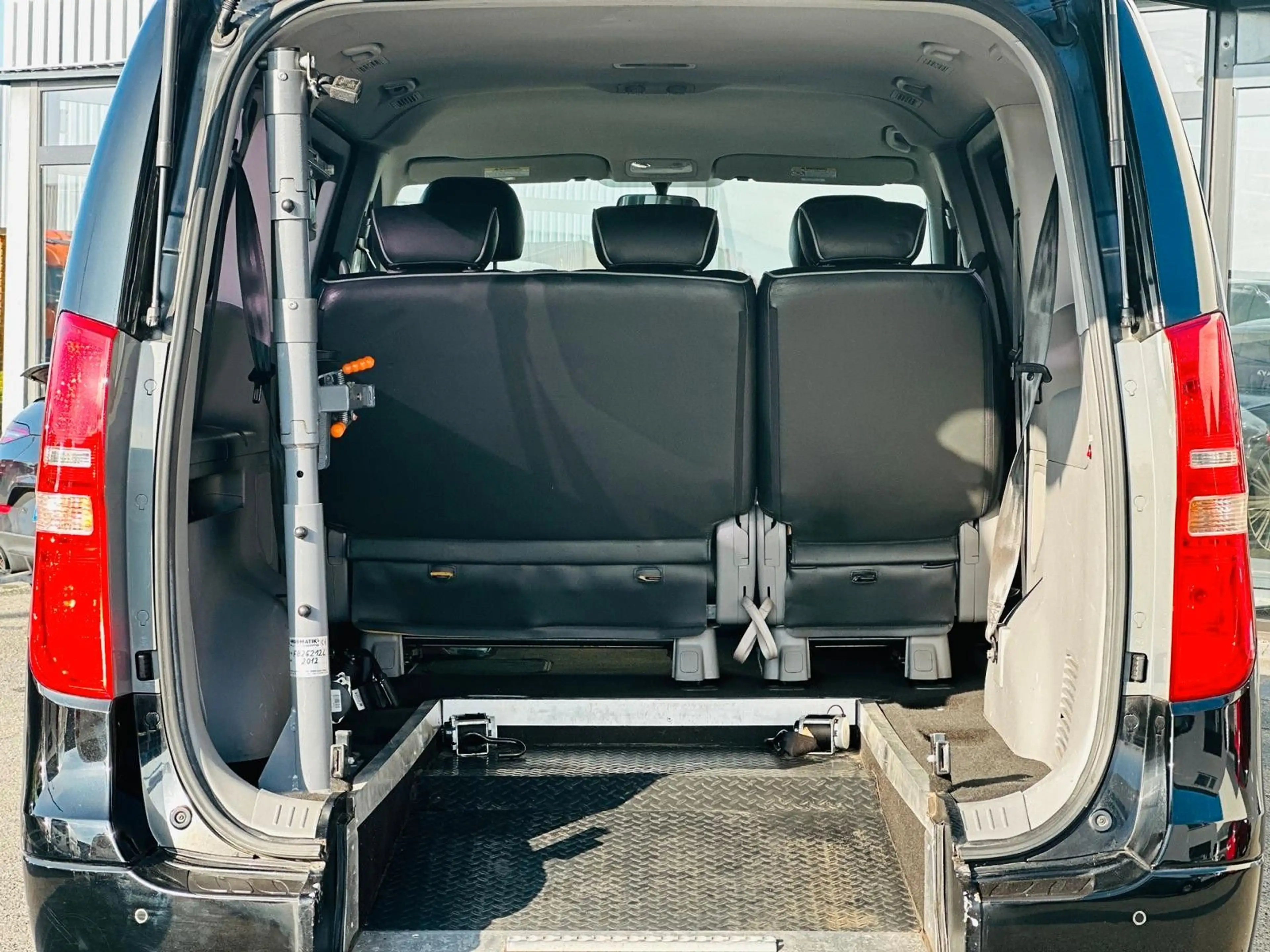 Hyundai H-1 -Behindertengerecht-Rampe-Rollstuhl — photo 10