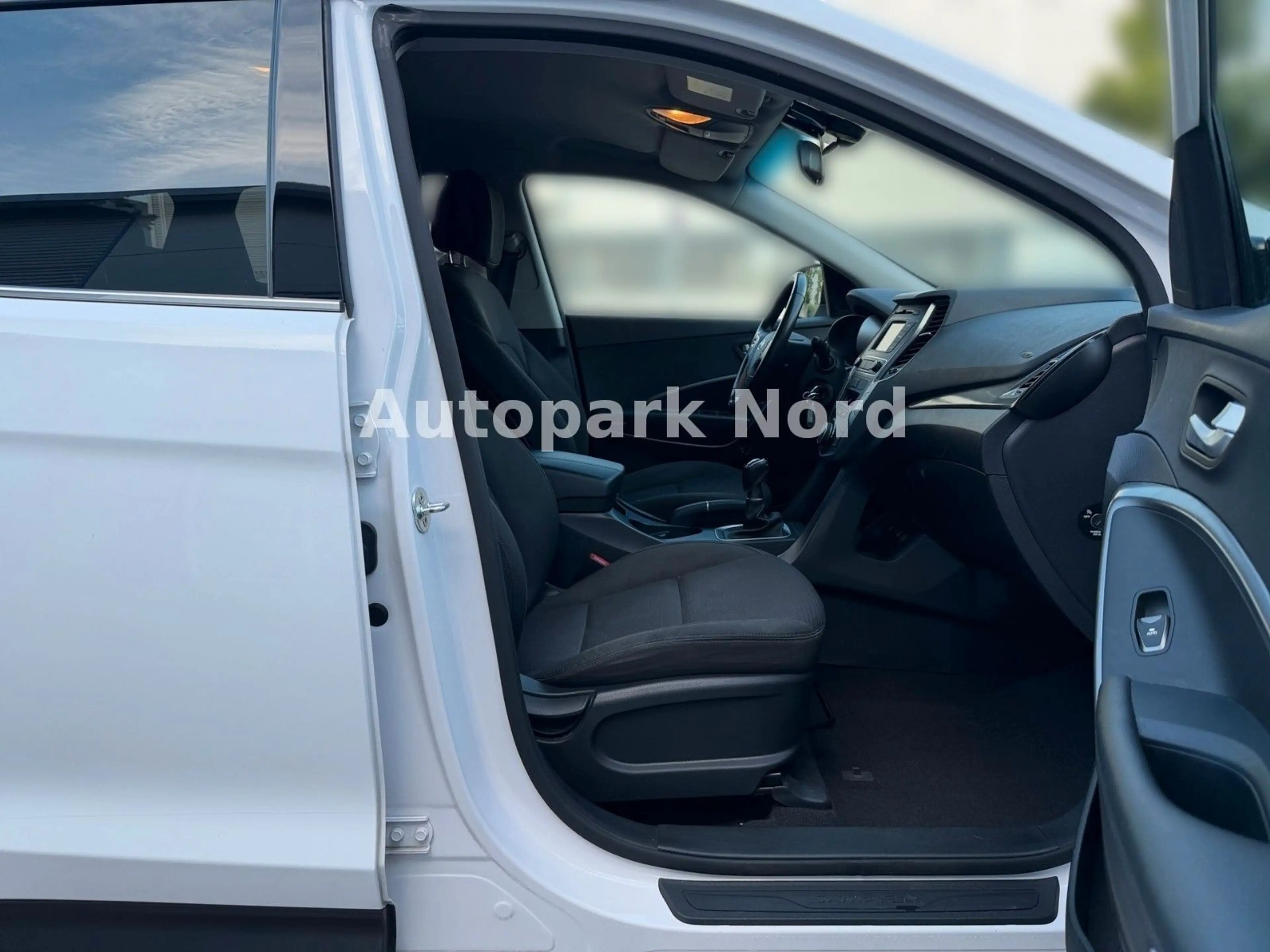 Hyundai SANTA FE 2.4 GDI Trend 2WD/AHK/LED/KAMERA/ALU — photo 12