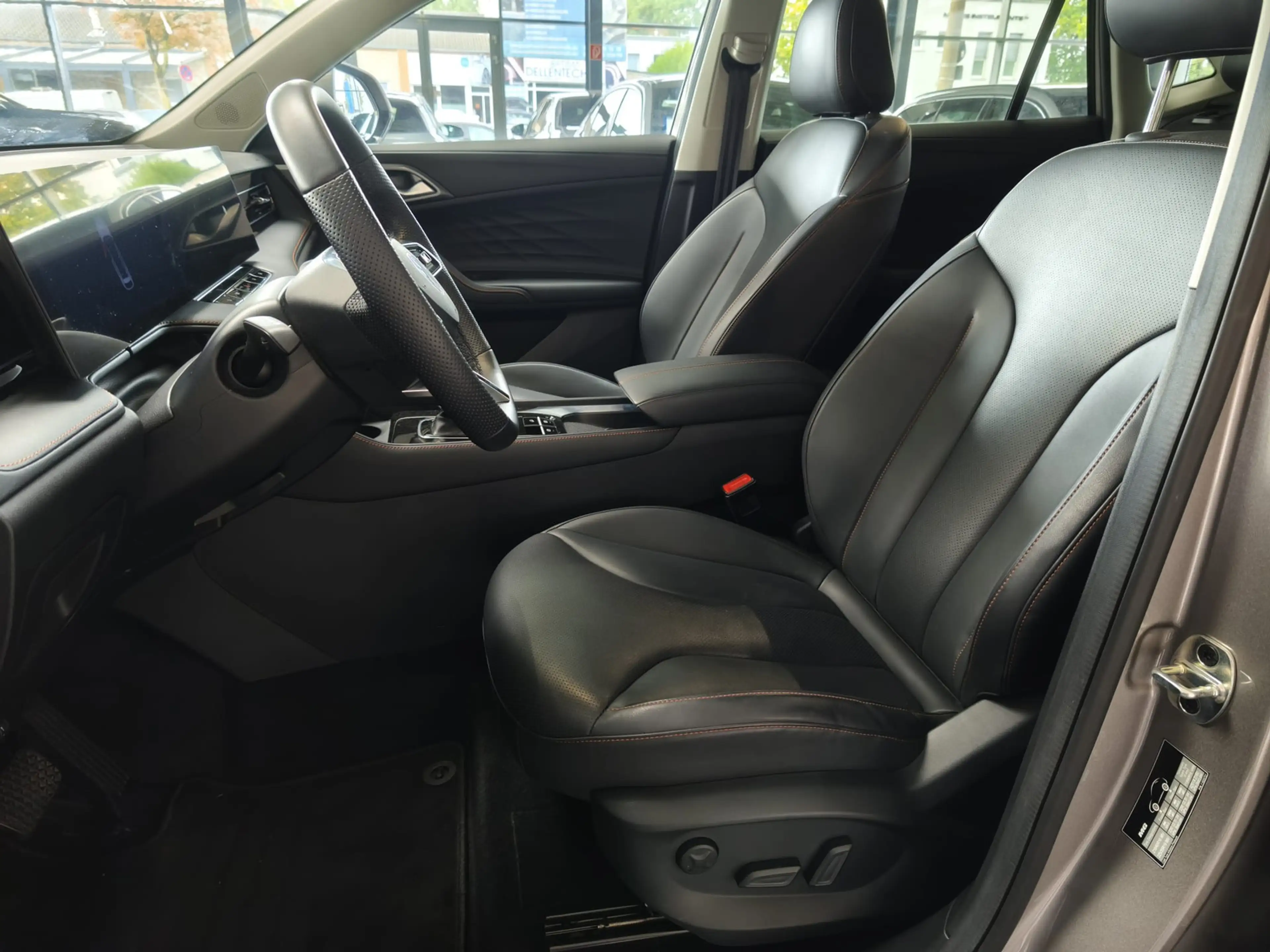 MG HS 1.5 T GDI 125 kW Luxury Aut./LED/LEDER/|360° — photo 8