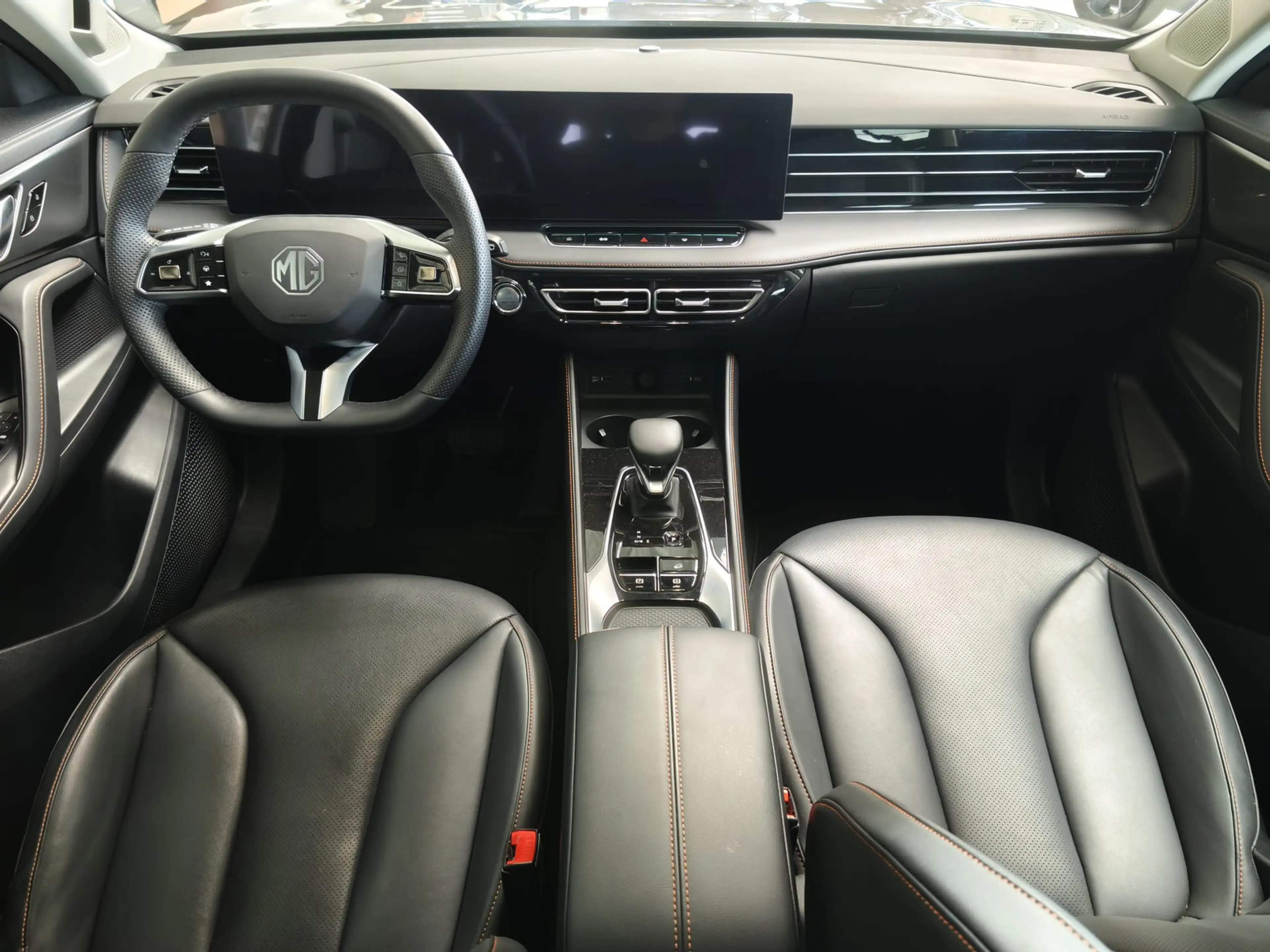 MG HS 1.5 T GDI 125 kW Luxury Aut./LED/LEDER/|360° — photo 13