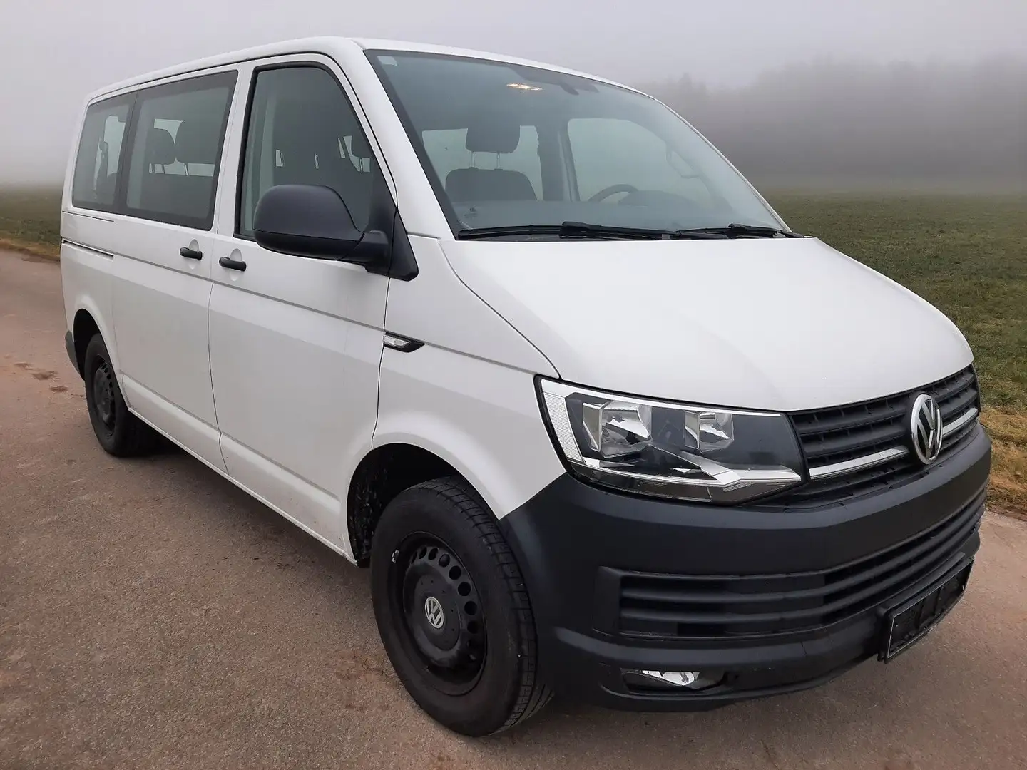 Volkswagen T6 Transporter T6  Kombi 2.0 TDI 9- Sitze Klima PDC 1. Hand Blanc - 1