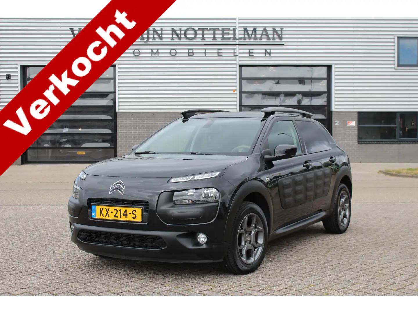 Citroen C4 Cactus 1.2 PureTech Shine / Navigatie / Trekhaak / N.A.P. Negru - 1