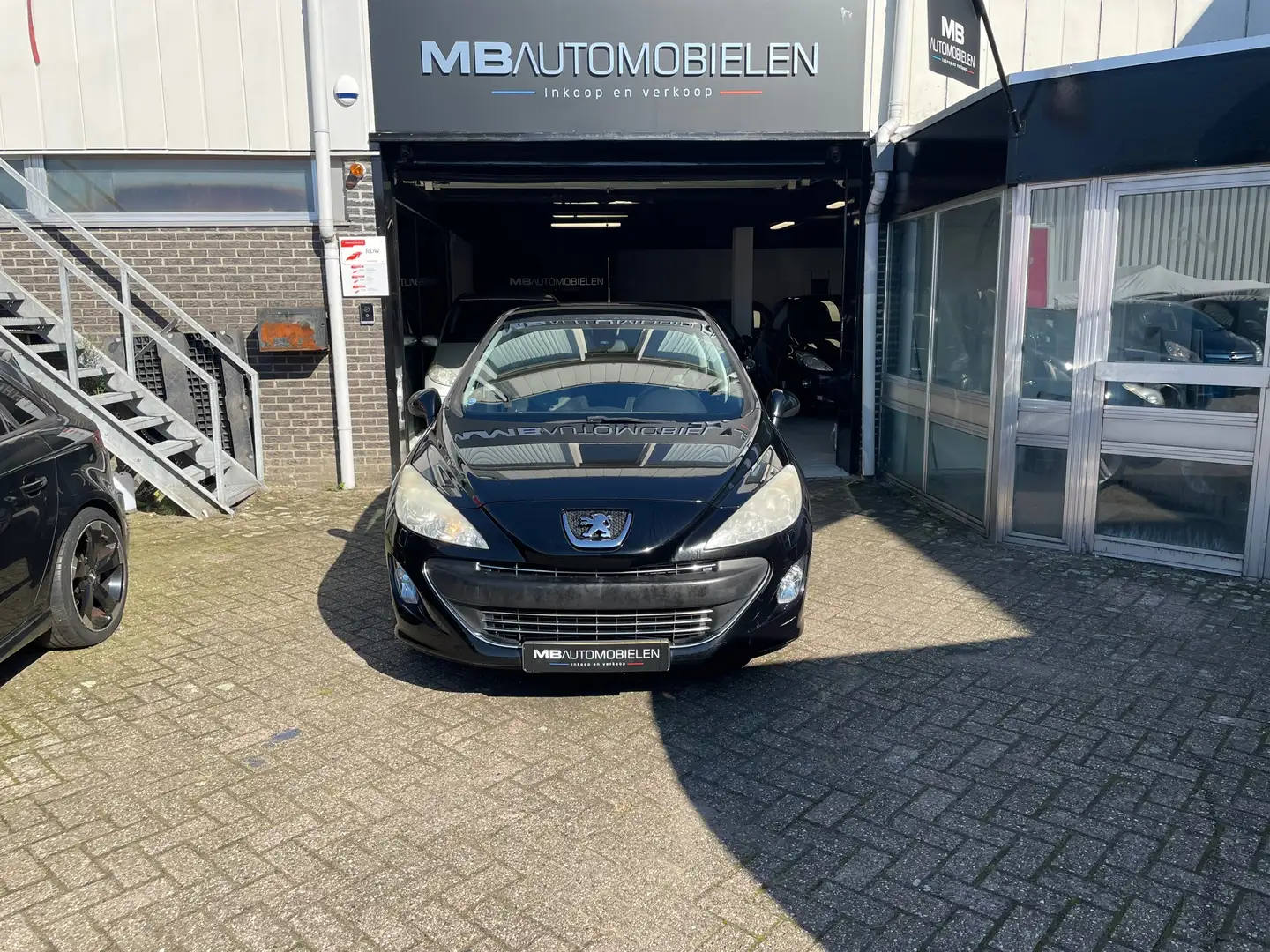 Peugeot 308 1.6 THP Sportium 5-DRS/Airco/1 Jaar APK/NAP/cruise Zwart - 2