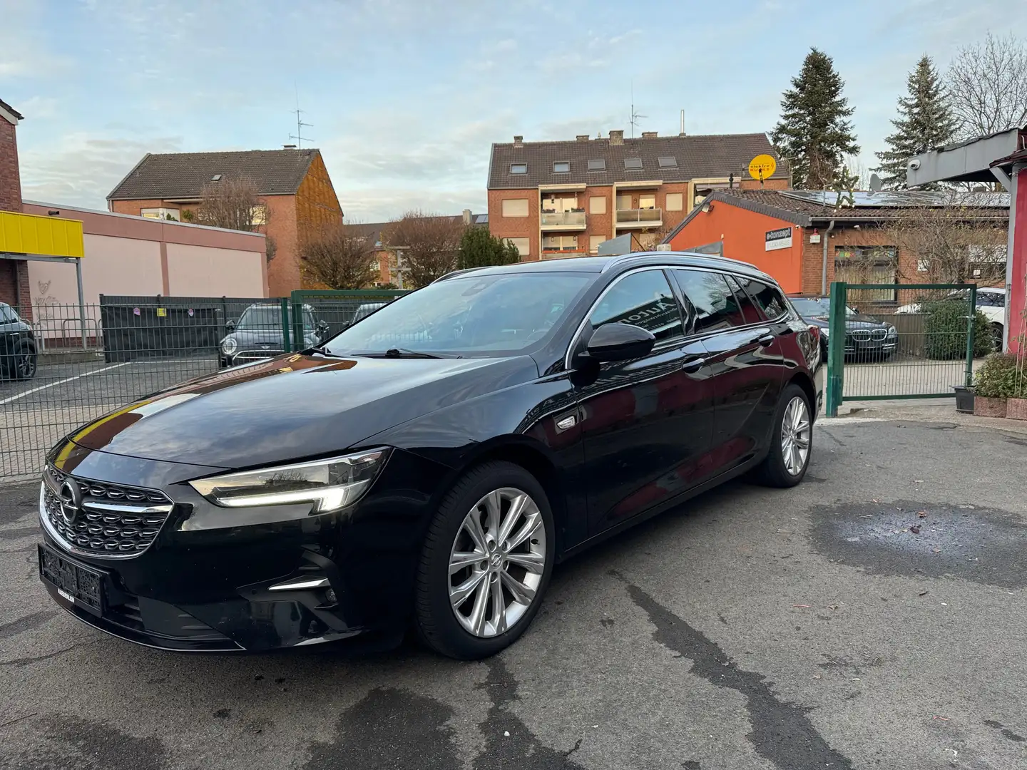 Opel Insignia Business-LEDER-XENON-HEAD-UP-DISPLAY-KAMERA- Schwarz - 1