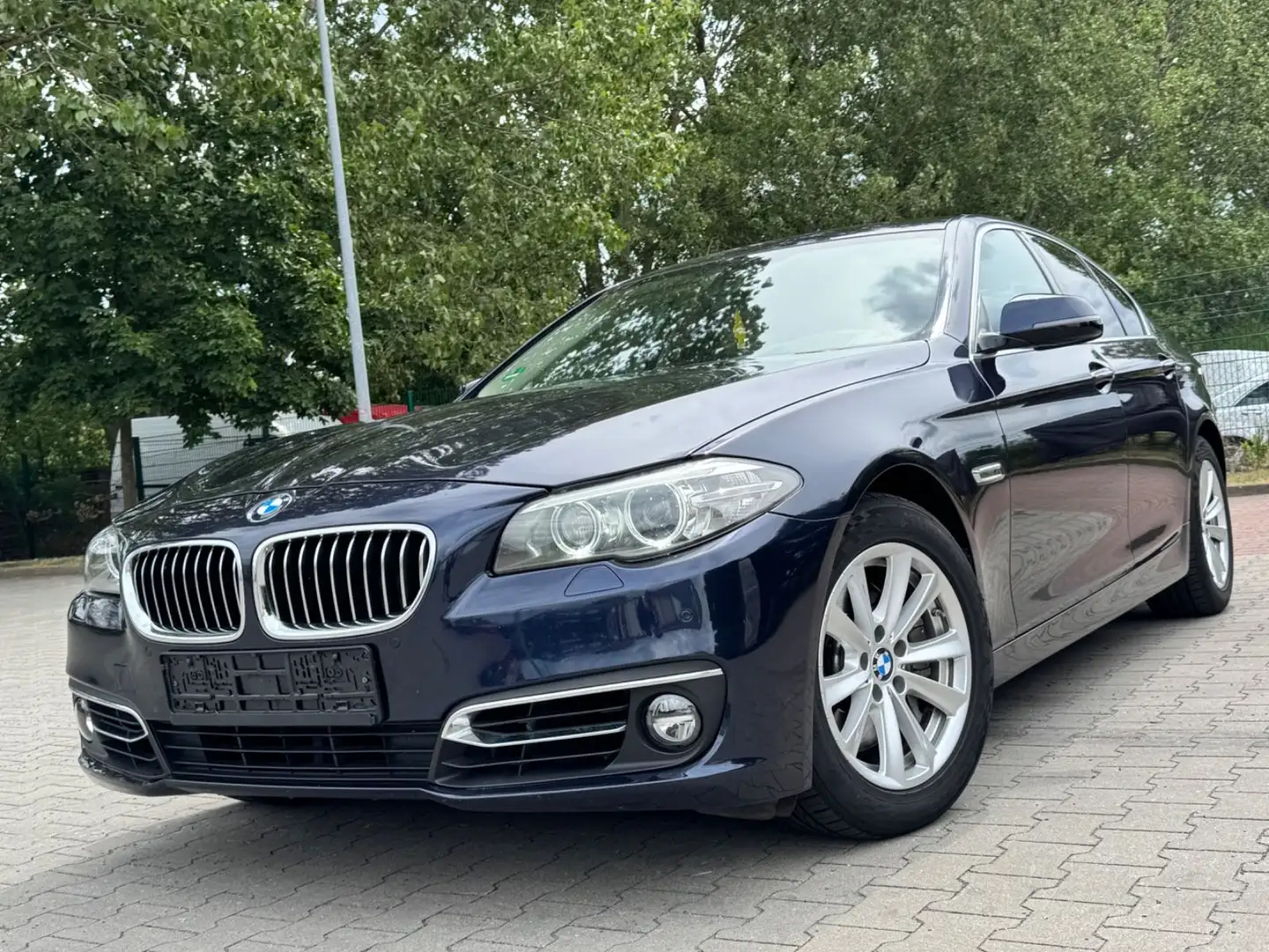 BMW 535 d Lim. Luxury/LEDER/NAVI/XENON/KAMERA/HEADUP Blau - 2