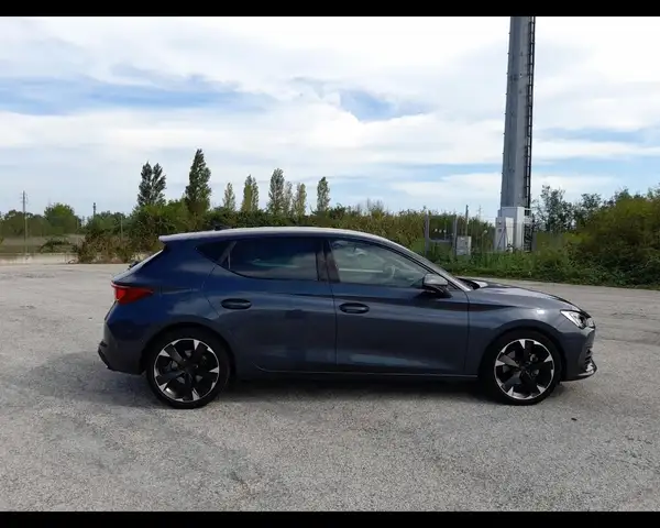 Cupra Leon view 8