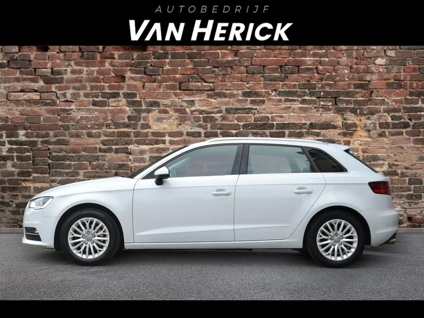 Audi A3 Sportback 1.4 TFSI Ambiente Pro Line | Automaat | Wit - 2