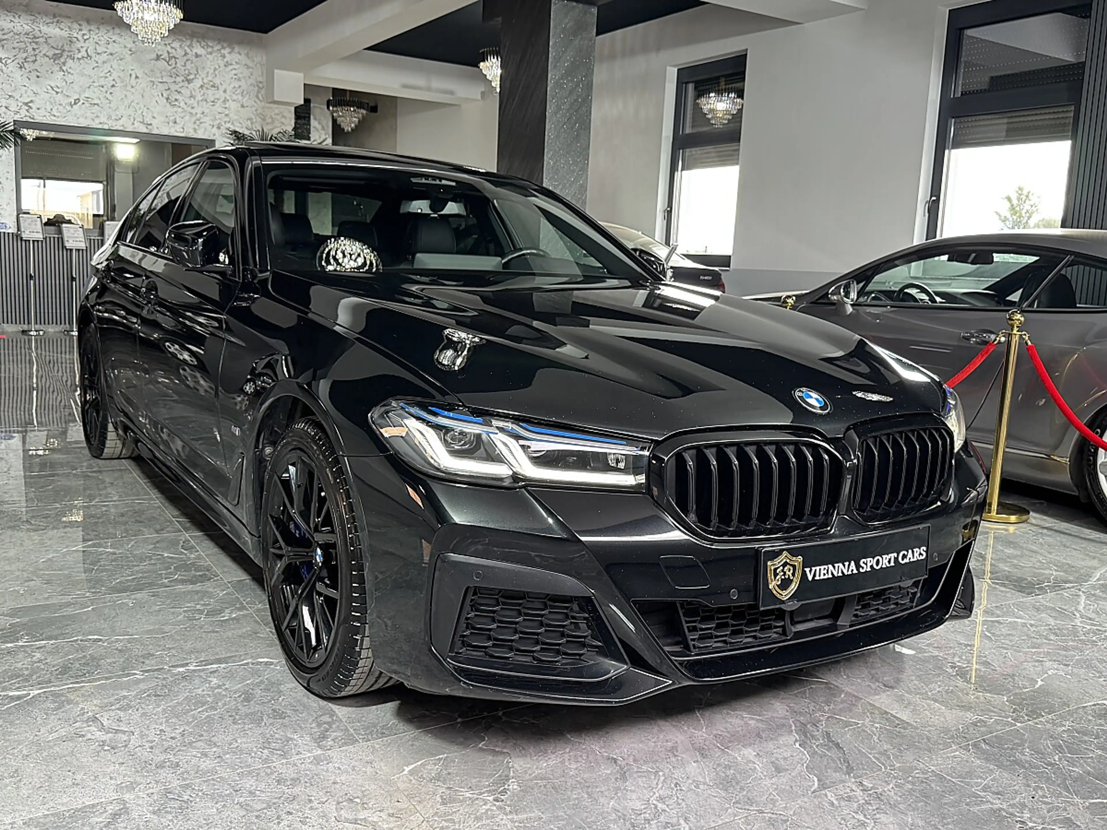 BMW 545 e G30 M xDrive Aut.*1.BESITZ*FACELIFT* — photo 5
