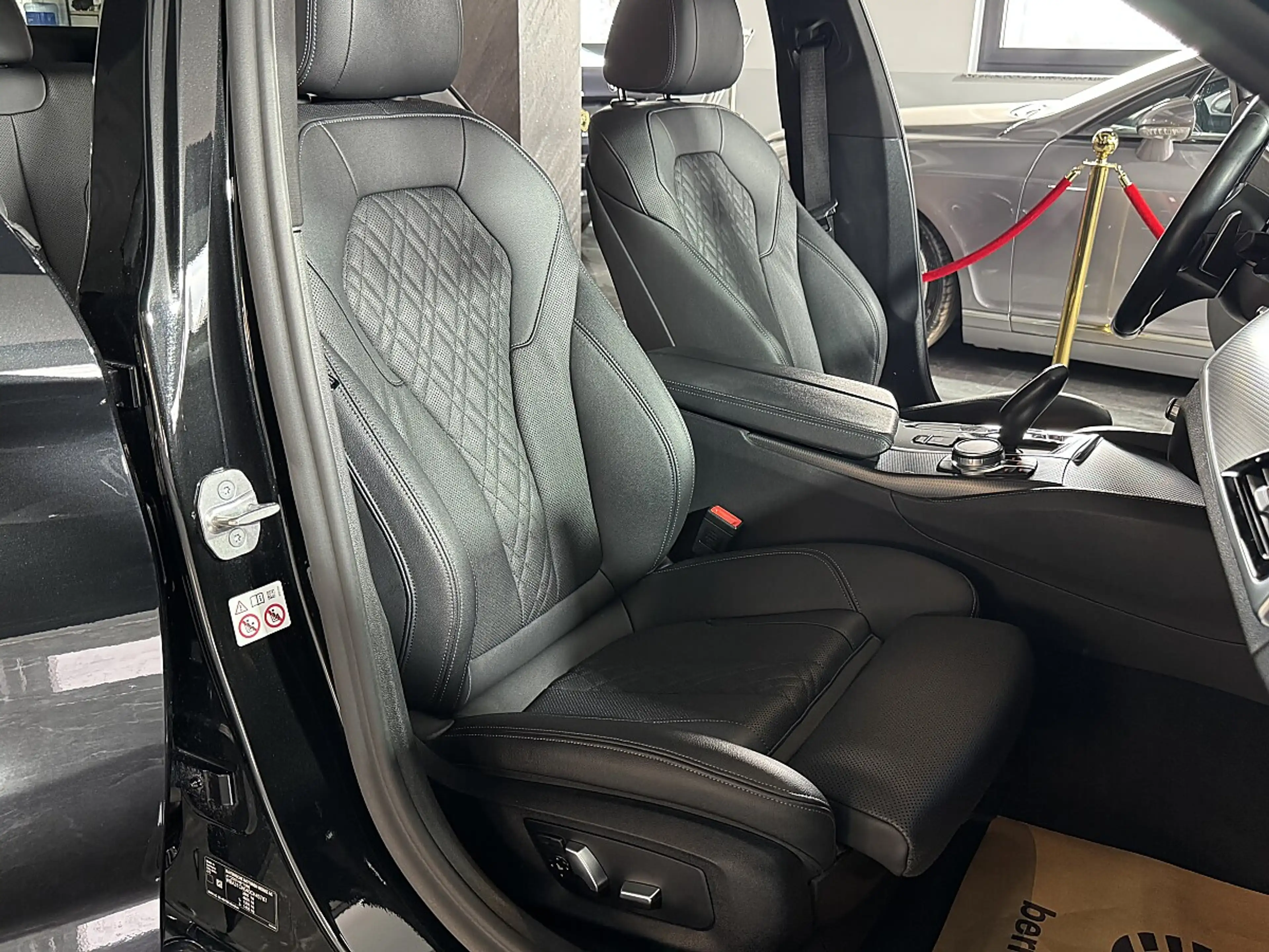 BMW 545 e G30 M xDrive Aut.*1.BESITZ*FACELIFT* — photo 15