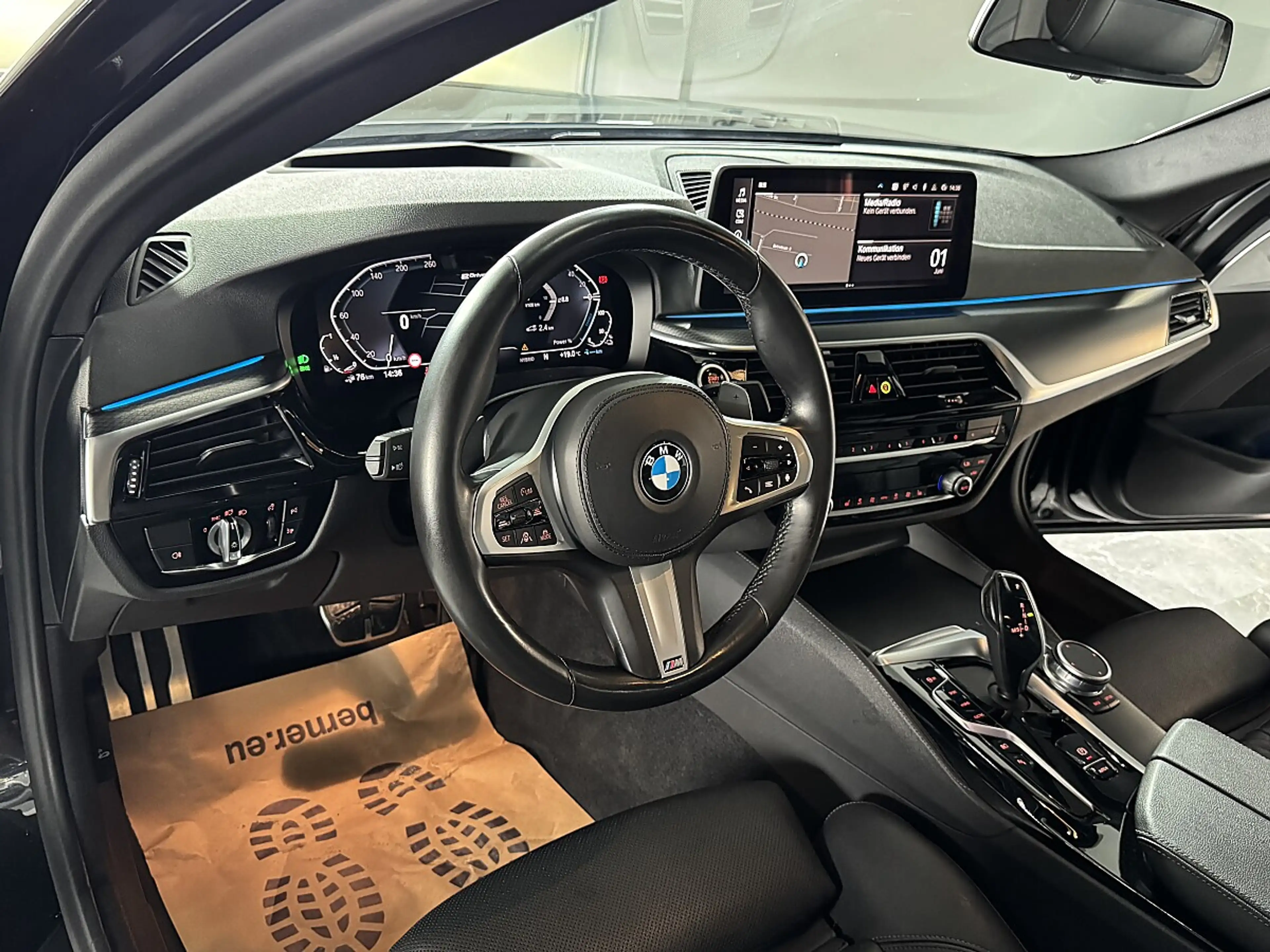 BMW 545 e G30 M xDrive Aut.*1.BESITZ*FACELIFT* — photo 12