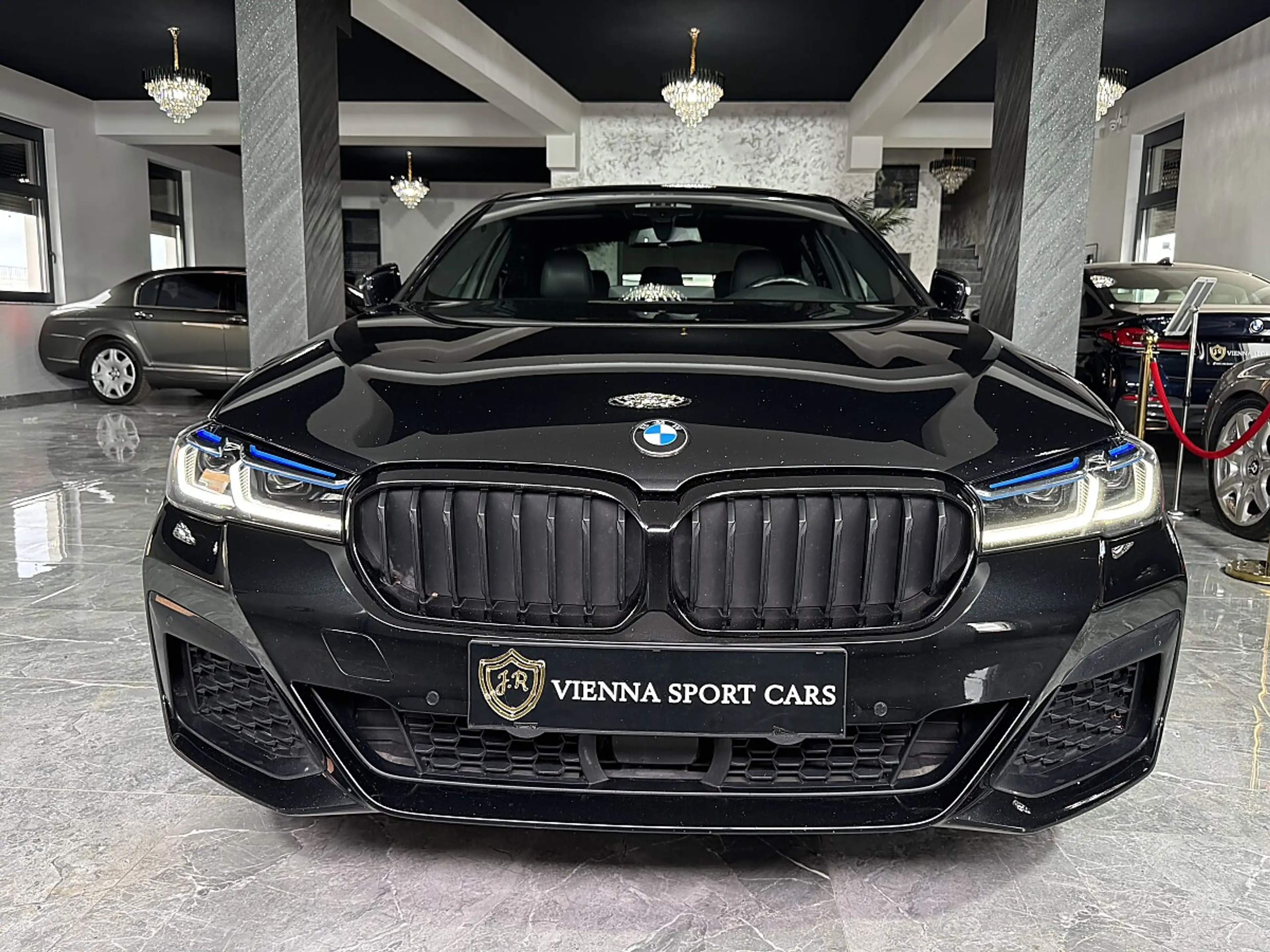 BMW 545 e G30 M xDrive Aut.*1.BESITZ*FACELIFT* — photo 3
