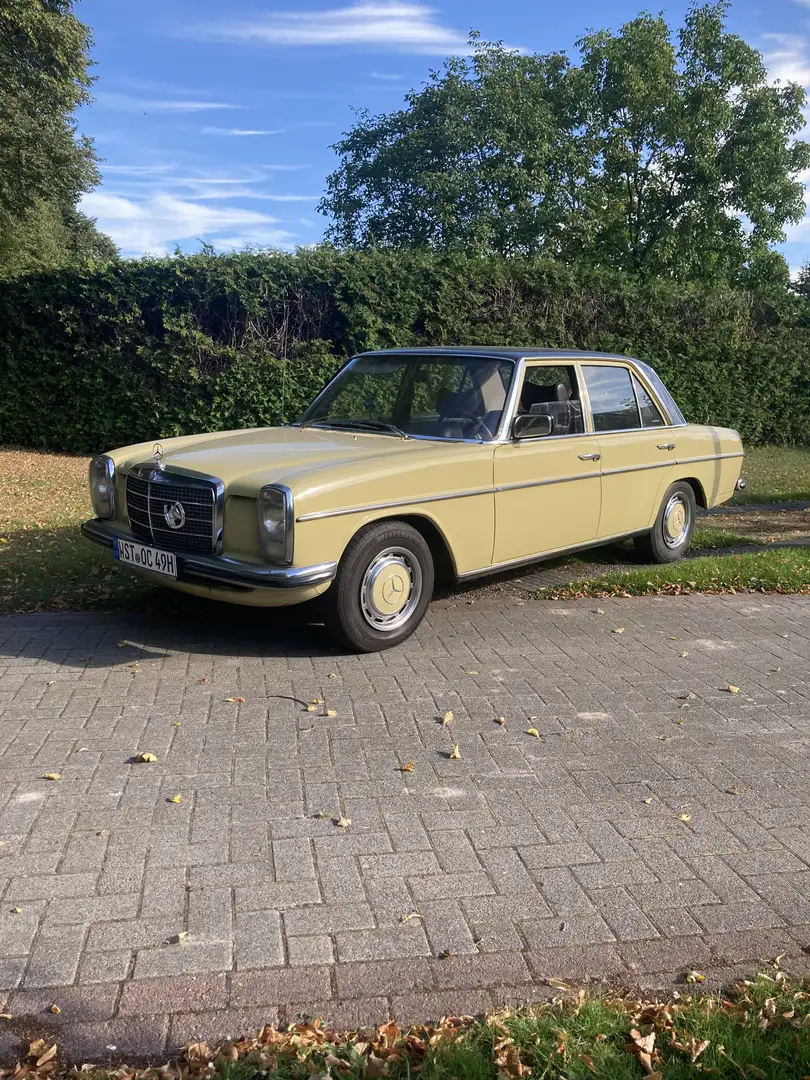 Mercedes-Benz 200 Жовтий - 1