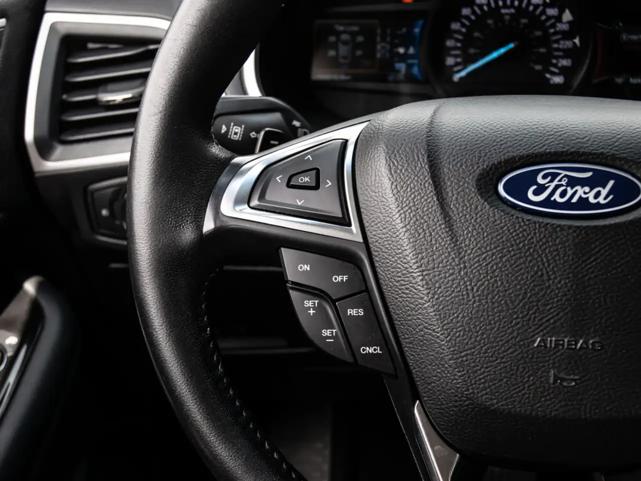 Ford Edge снимка Ford Edge