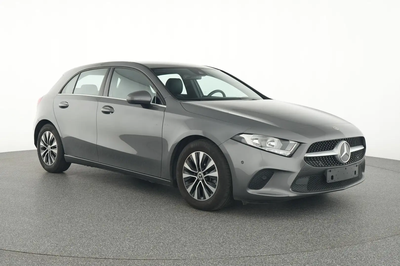 Mercedes-Benz A 180 Hatchback Business Line | Verwarmde Zetels | Smart Grijs - 2
