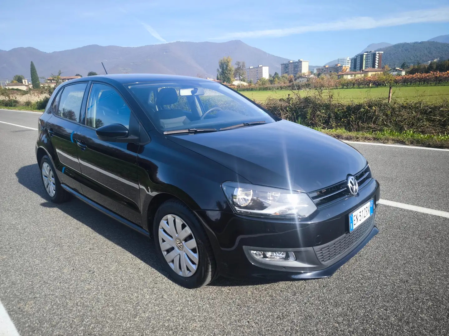 Volkswagen Polo VOLKSWAGEN POLO 1,2 TDI- 120000KM- OK NEOPATENTATI Nero - 1
