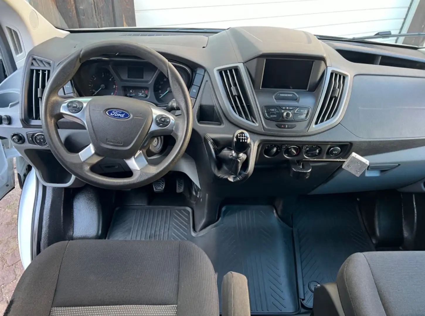 Ford Transit Bus 350 - 1