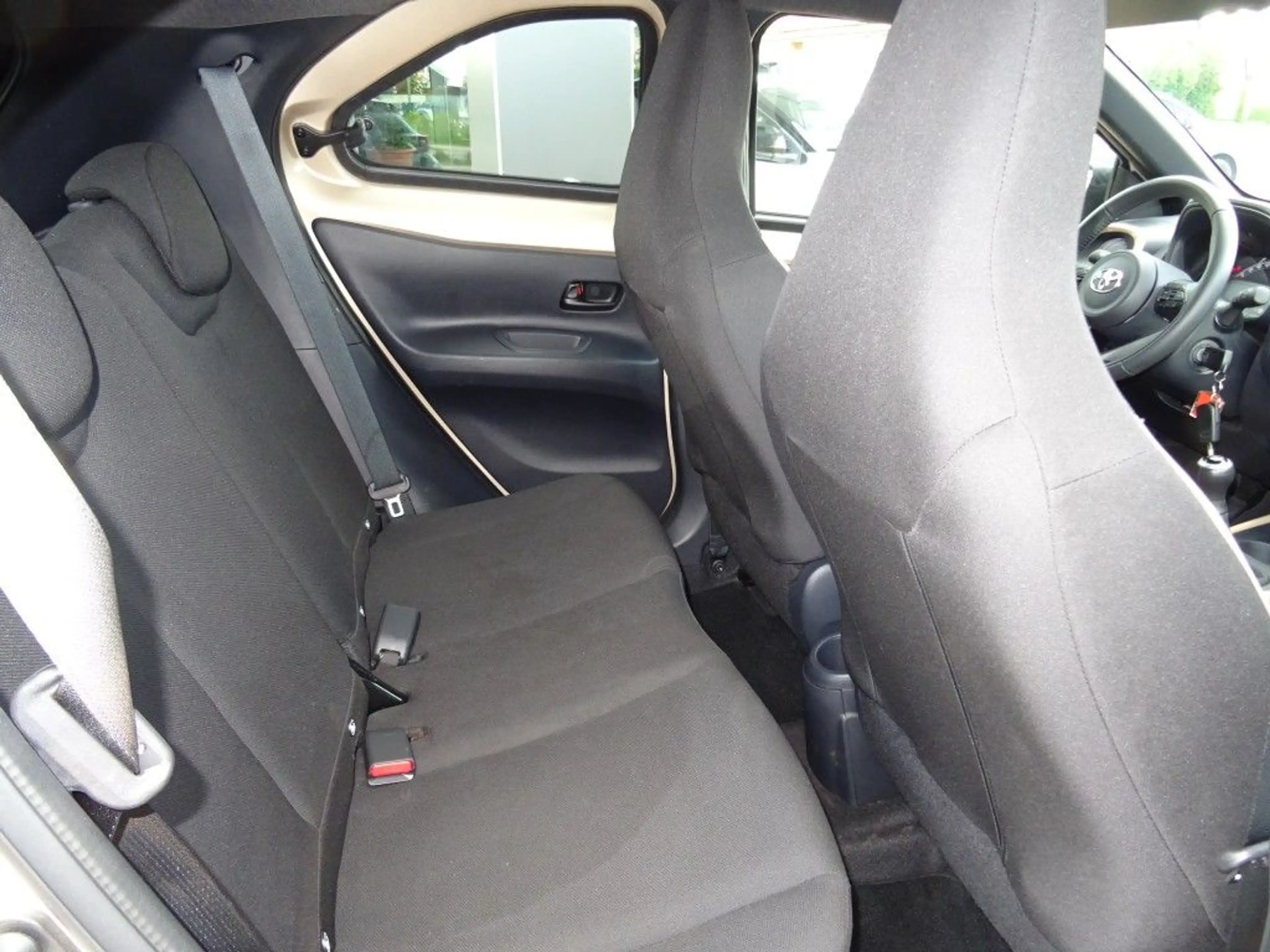 Toyota Aygo X Teamplayer — photo 10